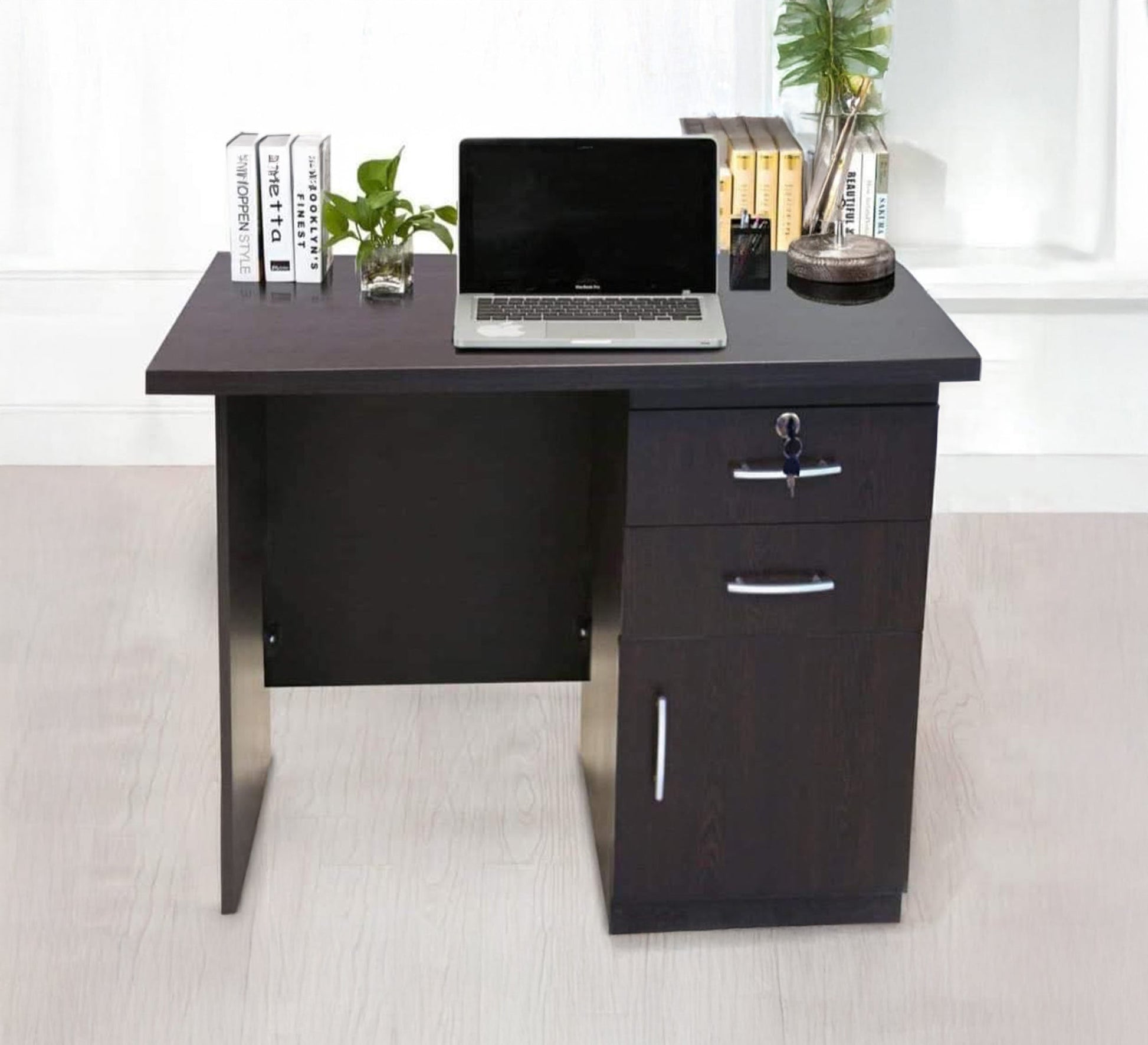 Dark study desk with vertical storage and a classic design - Vitrine Furniture - Furniture