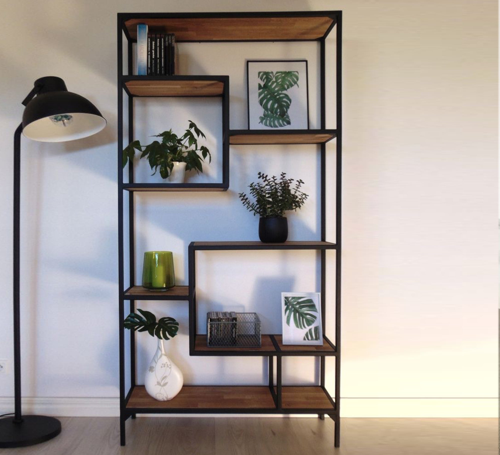 Decorative pieces unit with wooden shelves - Vitrine Furniture - Furniture