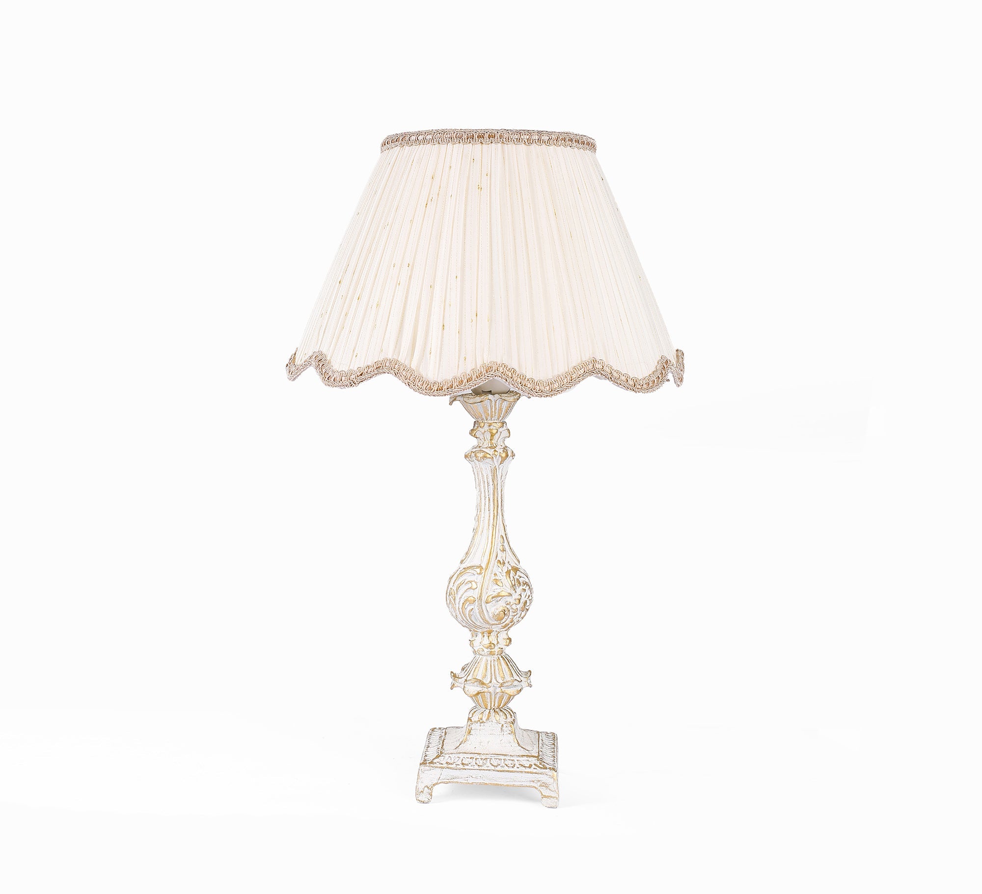 Decorative table lamp adds a classic touch - Vitrine Furniture - Lighting