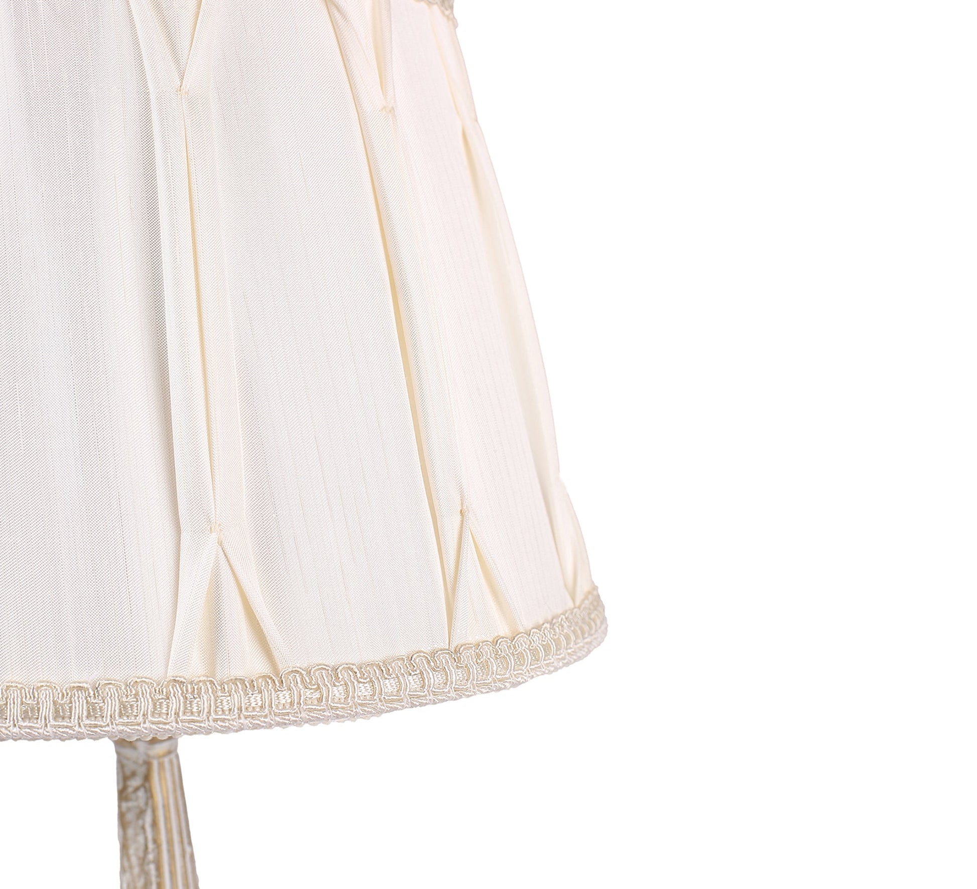 Decorative table lamp with a classic touch - Vitrine Furniture - Lighting