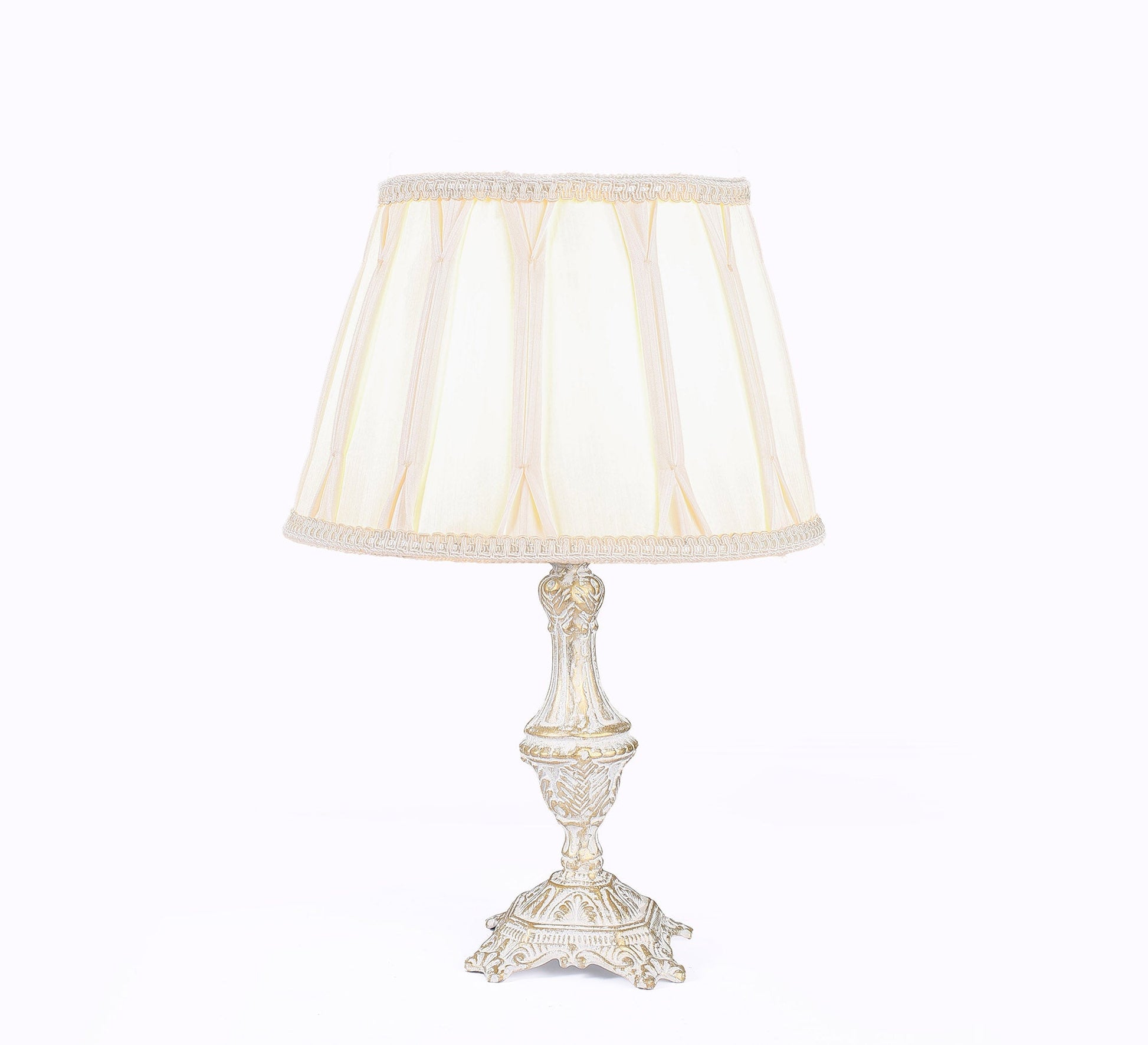 Decorative table lamp with an antique touch - Vitrine Furniture - Lighting