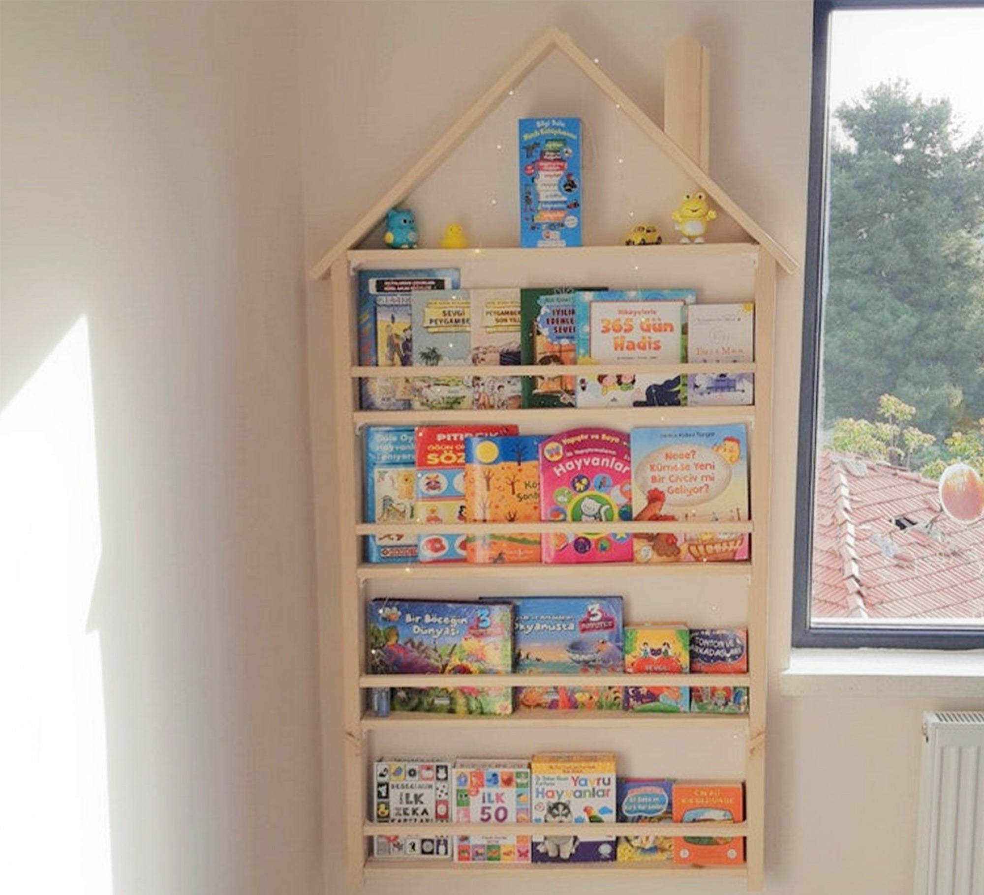 Decorative Wall Unit for Books - Vitrine Furniture - Décor