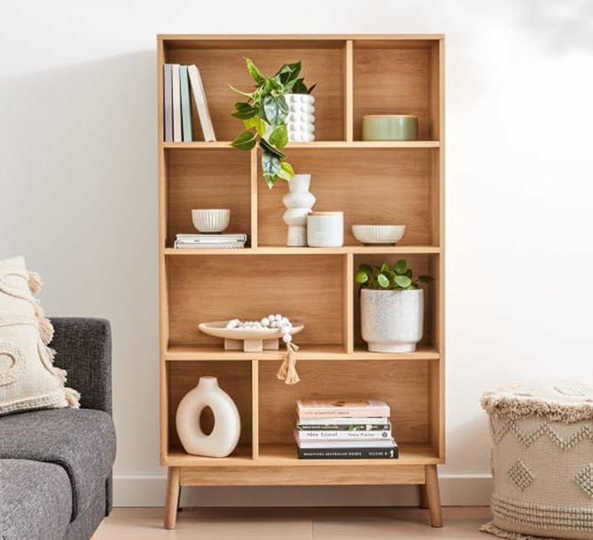 Distinctive modern bookcase with asymmetric partitions - Vitrine Furniture - Furniture
