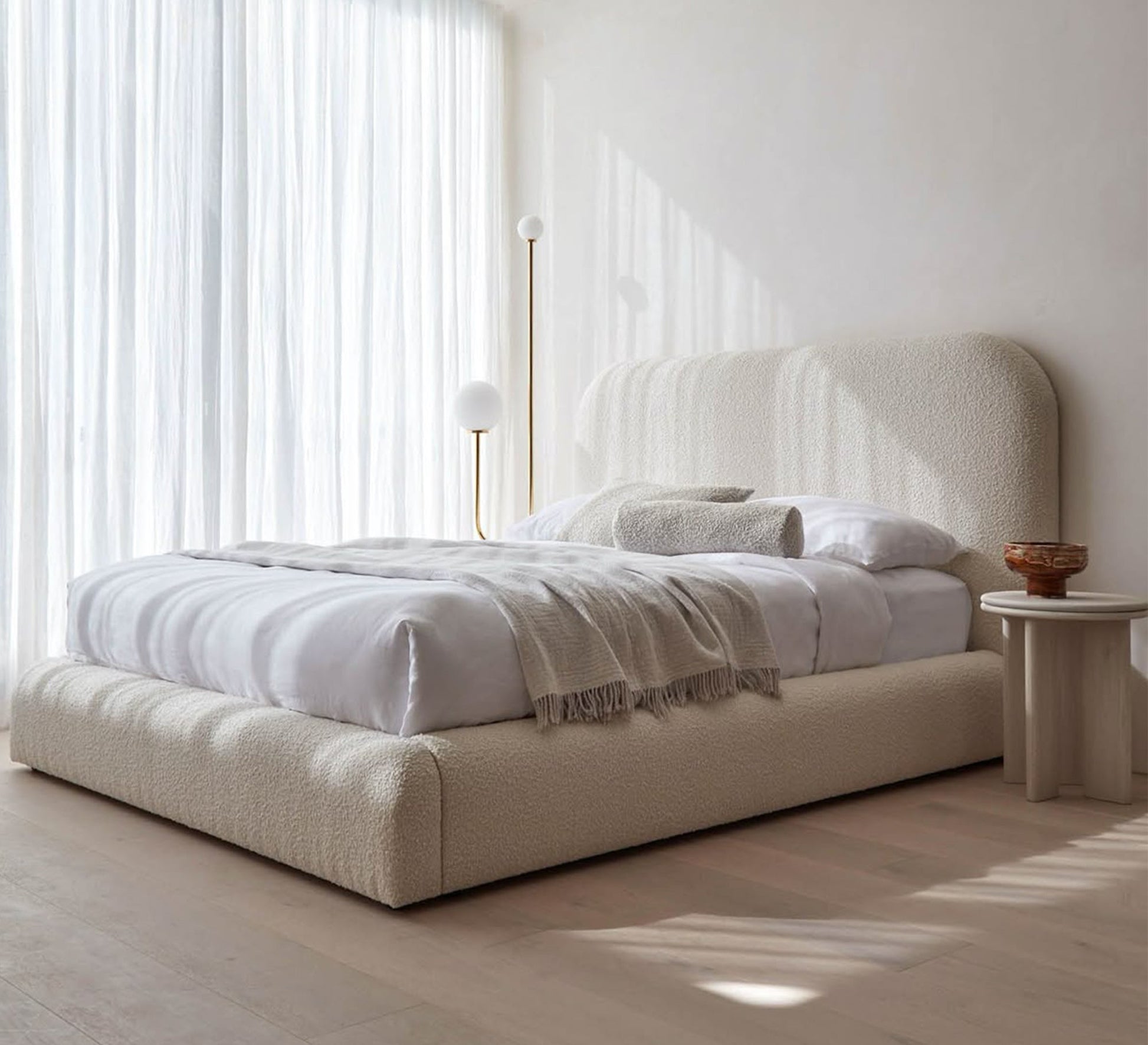Double bed upholstered in white linen fabrics - Vitrine Furniture - Furniture
