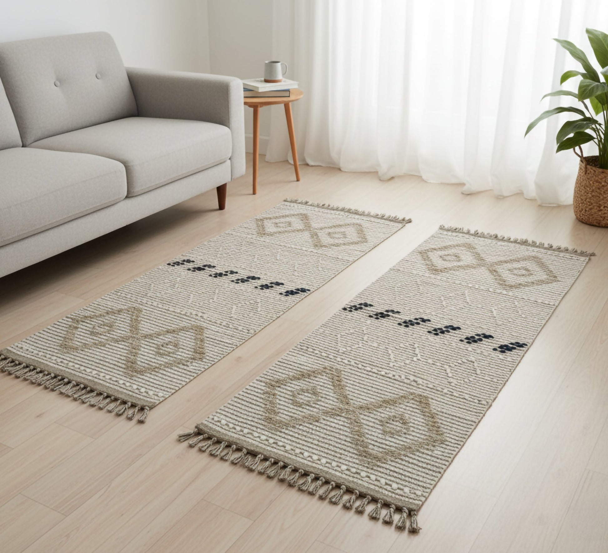 Double runner rug, traditional pattern, symmetrical design - Vitrine Furniture - Accessories