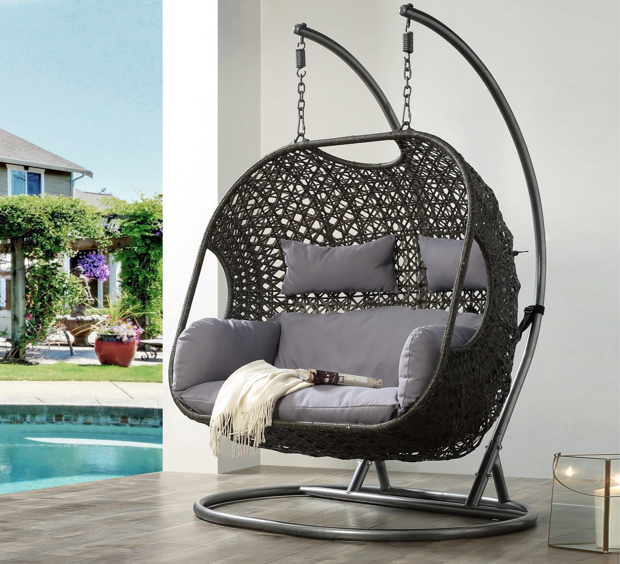 Double Sofa: Hanging, Cozy, Chain - Suspended Comfort - Vitrine Furniture - Outdoor Products