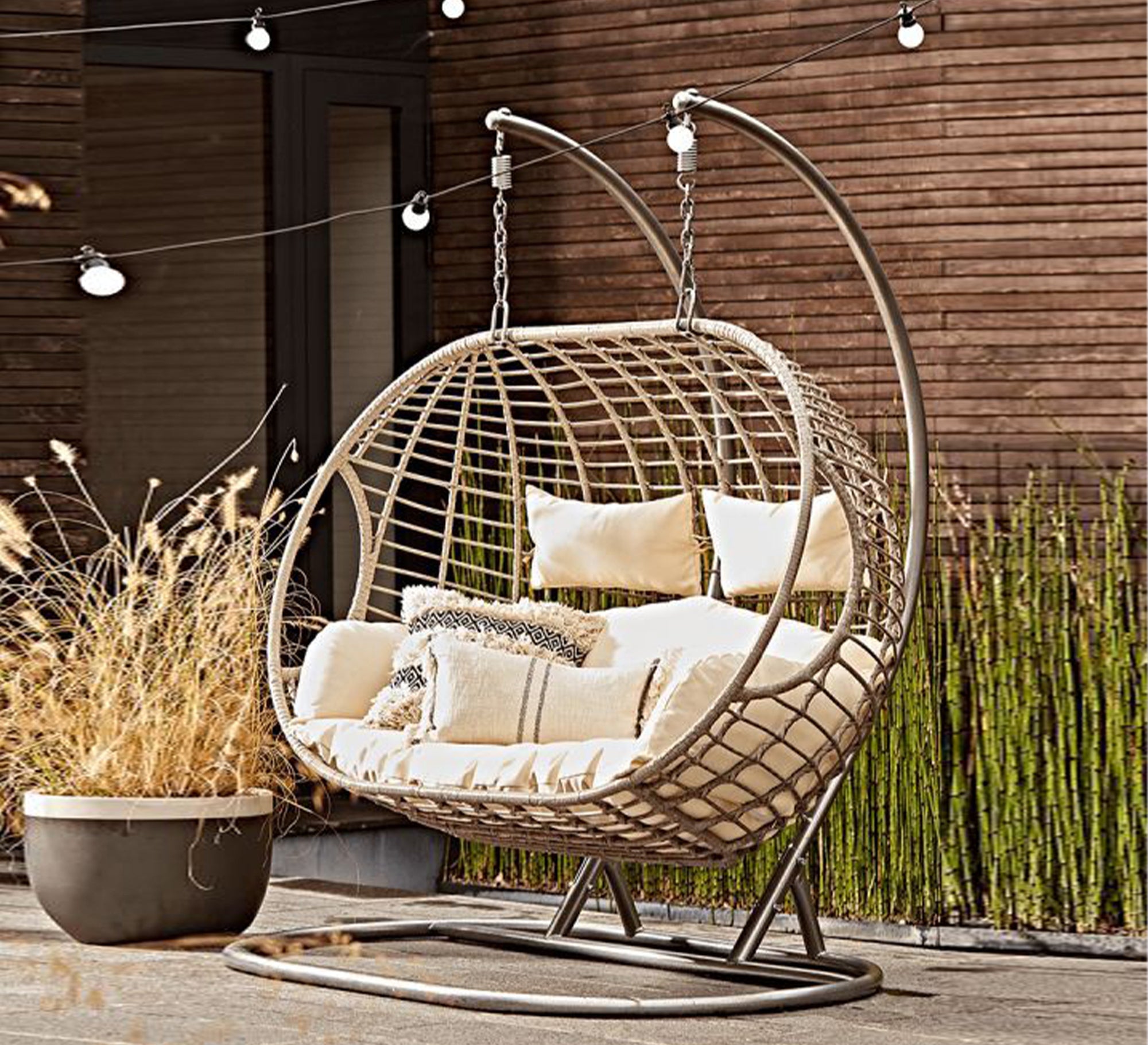 Double Sofa - Luxurious Comfort with Hanging Arms - Vitrine Furniture - Outdoor Products