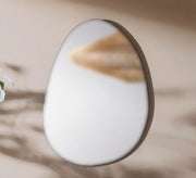 Egg - shaped mirror - Vitrine Furniture - Décor