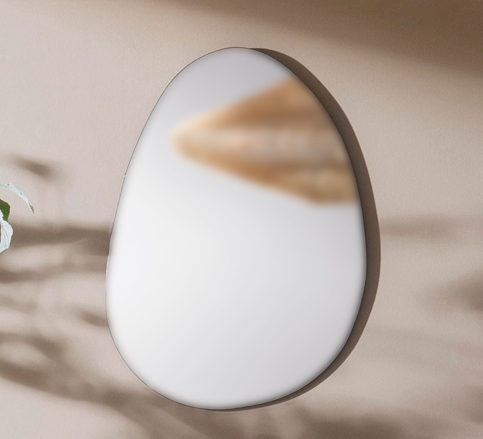 Egg - shaped mirror - Vitrine Furniture - Décor