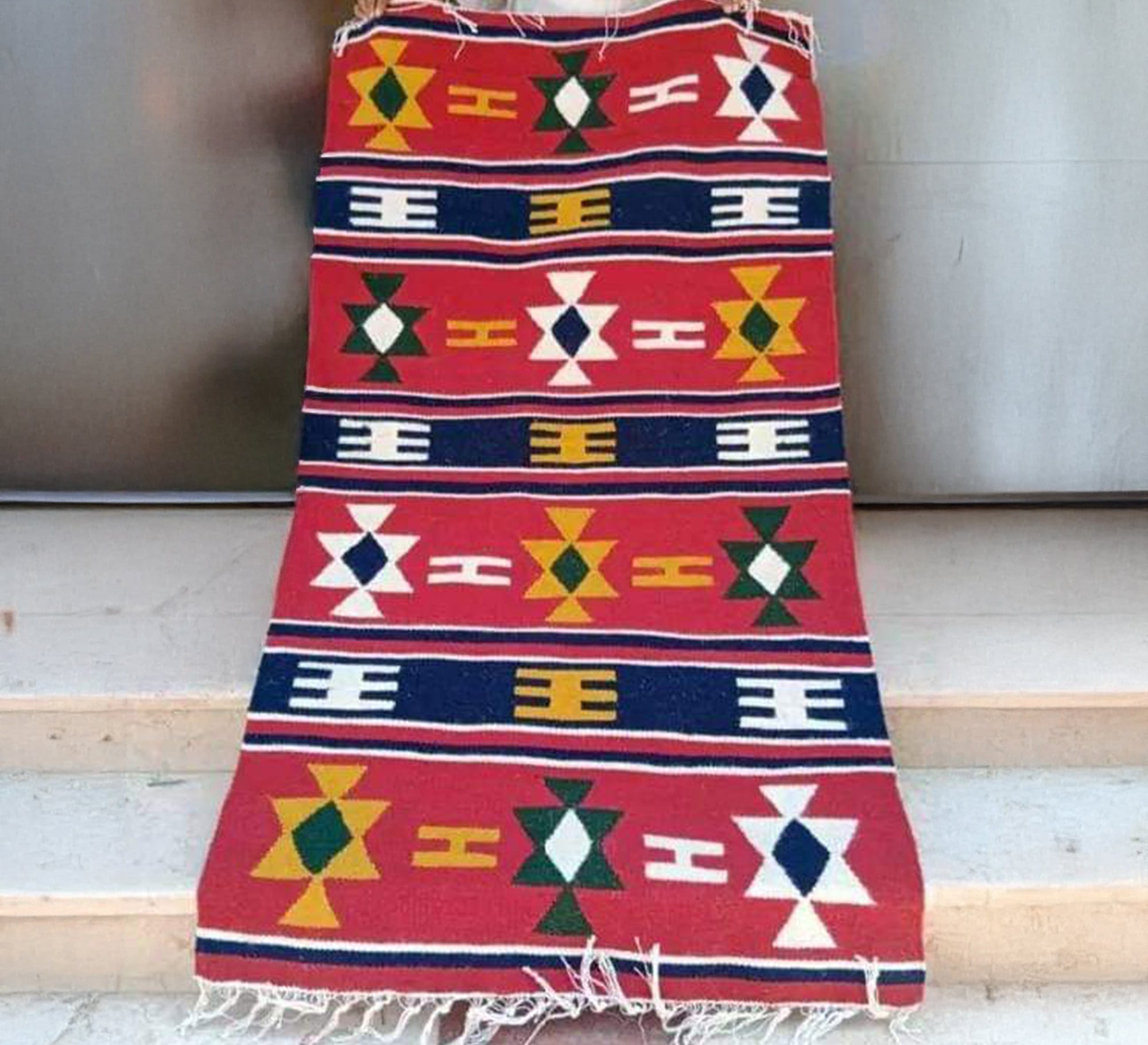 Elegant and clear Nubian pattern rug - Vitrine Furniture - Accessories