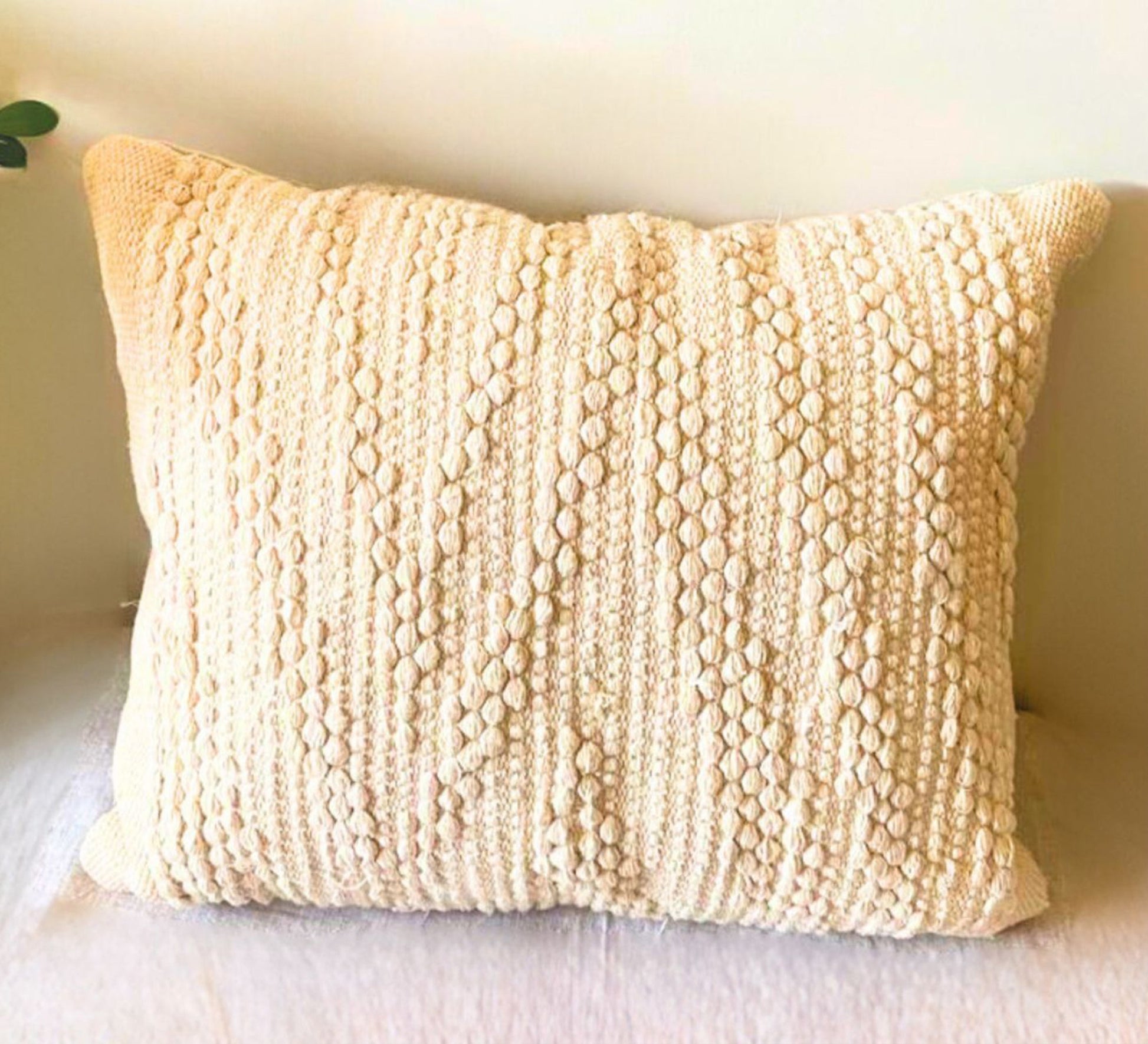 Elegant and distinctive rectangular cushion - Vitrine Furniture - Accessories