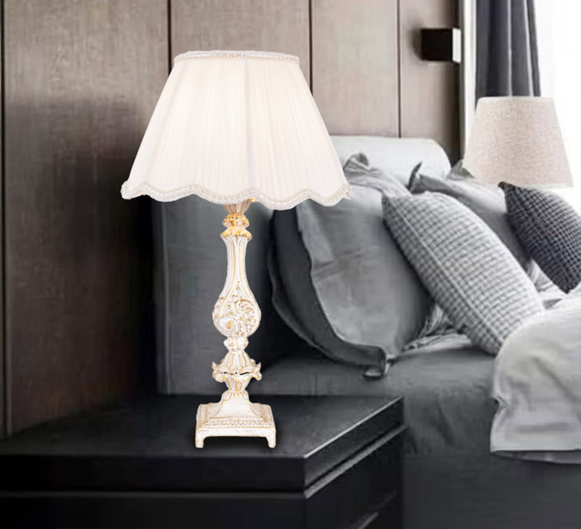 Elegant and luxurious table lamp for a modern decor - Vitrine Furniture - Lighting