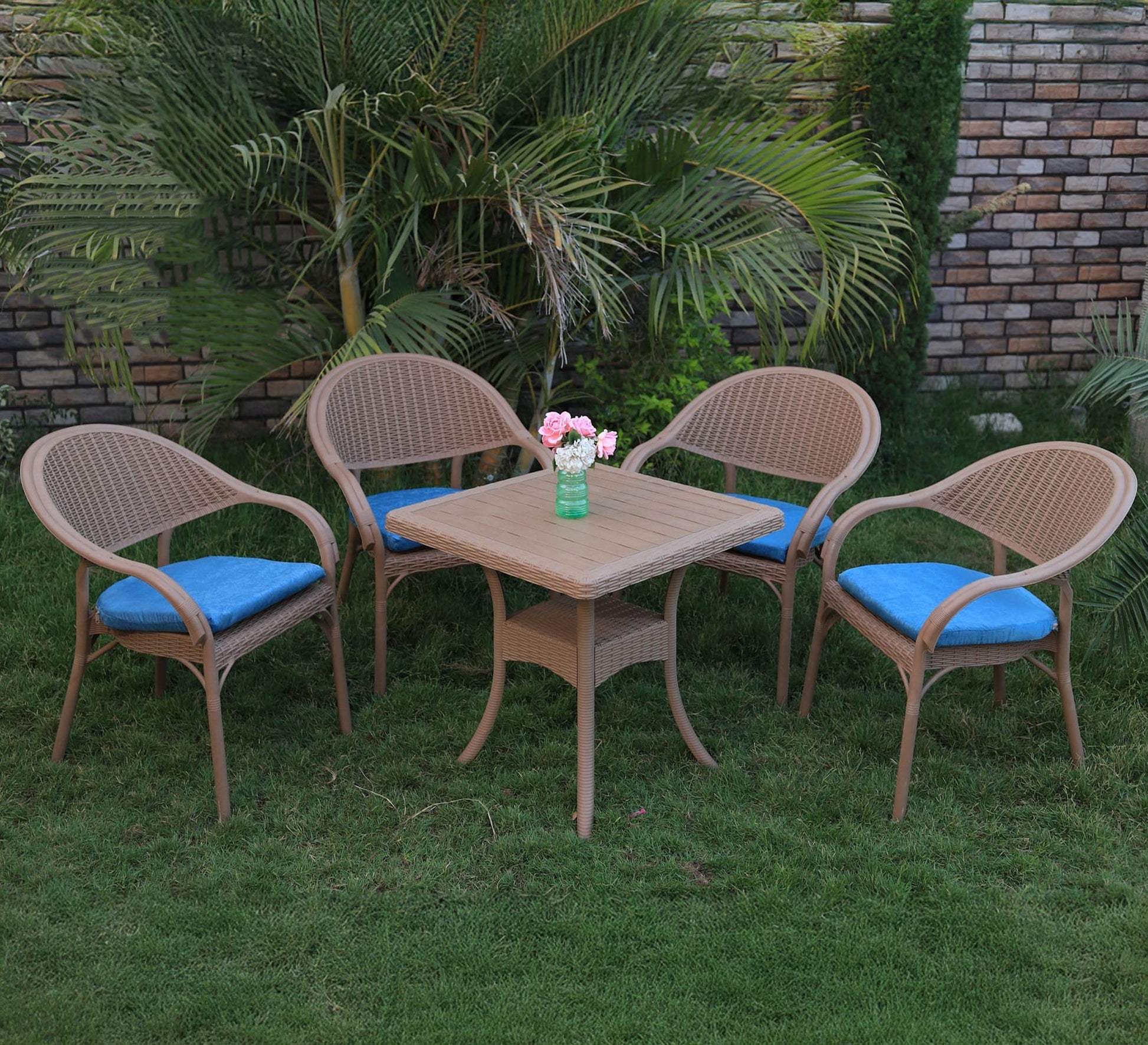 Elegant beige patio set with blue cushions - Vitrine Furniture - Outdoor Products
