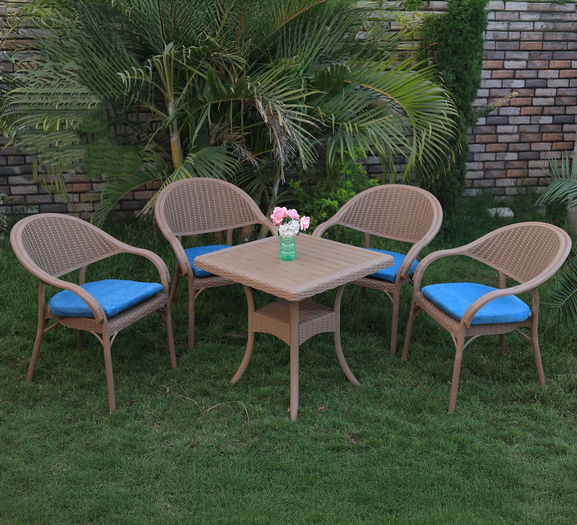 Elegant beige patio set with blue cushions - Vitrine Furniture - Outdoor Products
