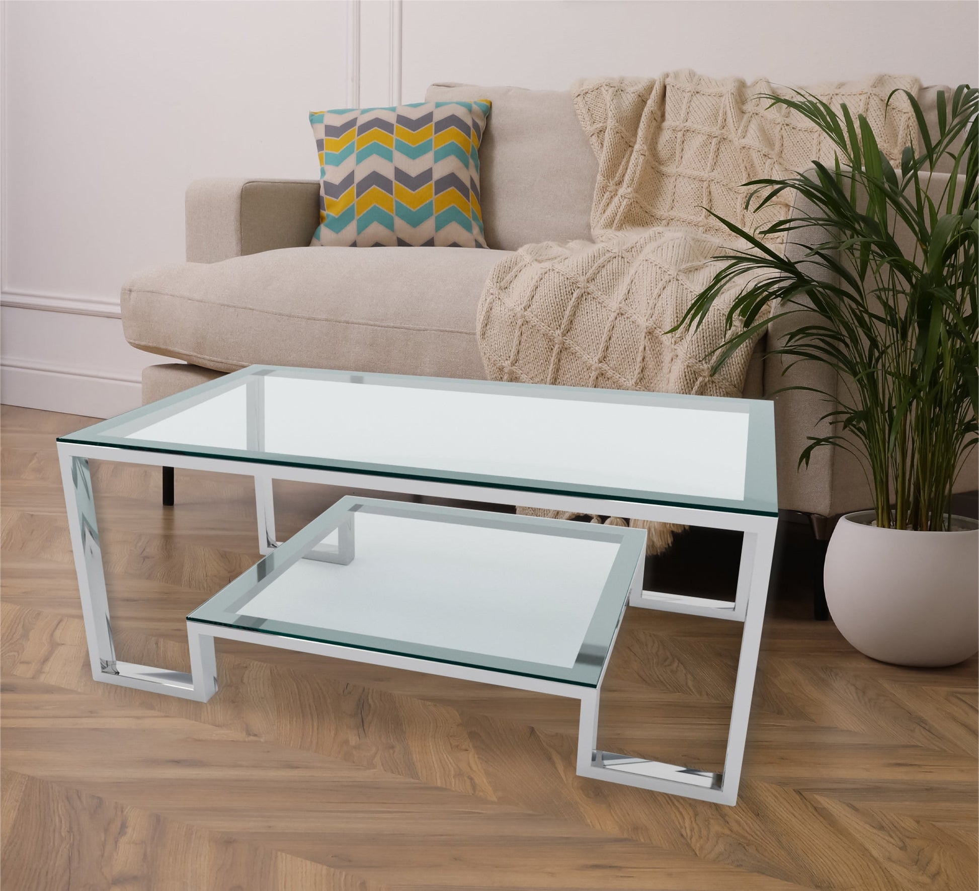 Elegant table in shiny silver - Vitrine Furniture - Furniture