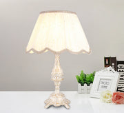 Elegant table lamp with a classic finish - Vitrine Furniture - Lighting