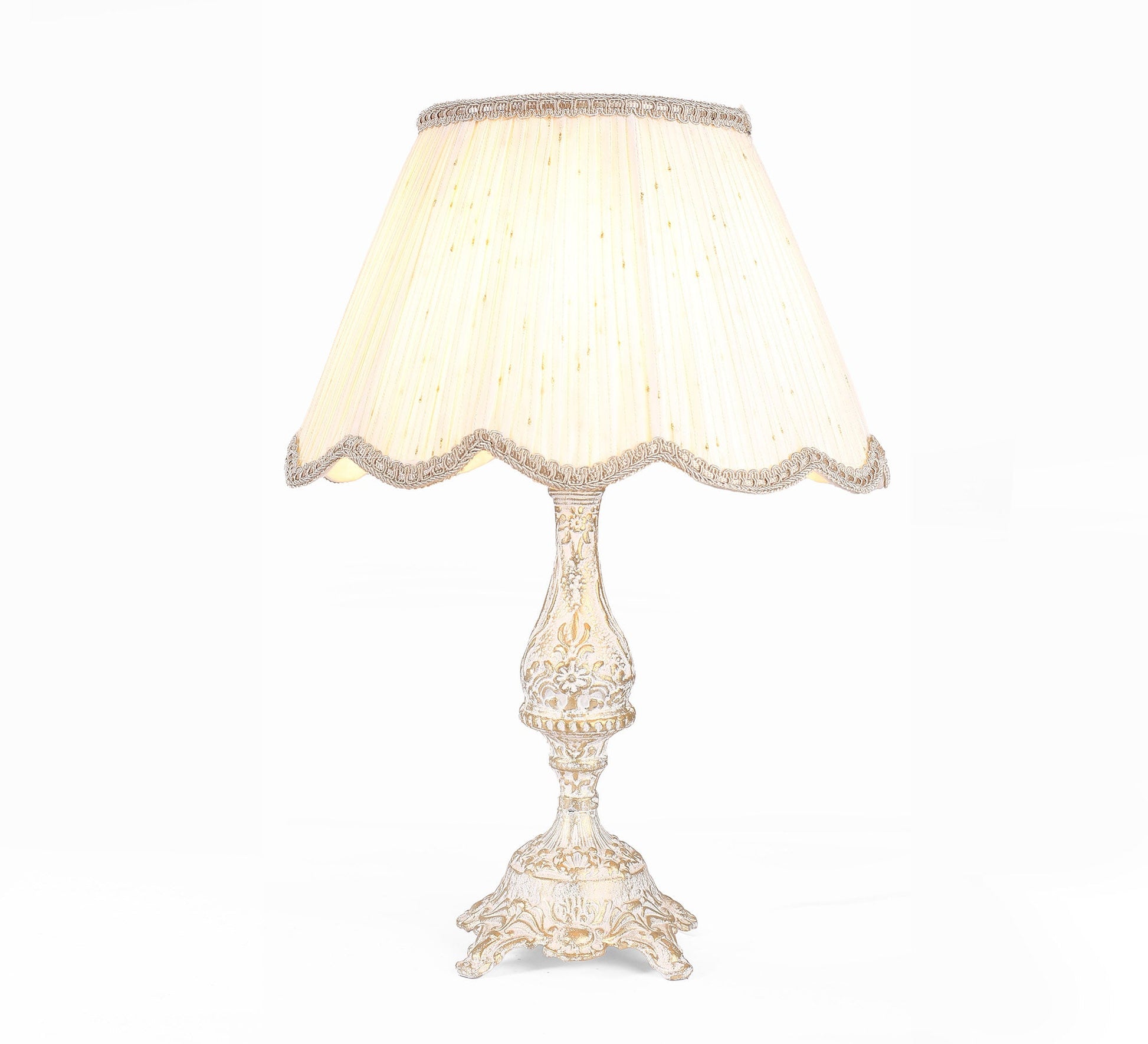 Elegant table lamp with a classic finish - Vitrine Furniture - Lighting