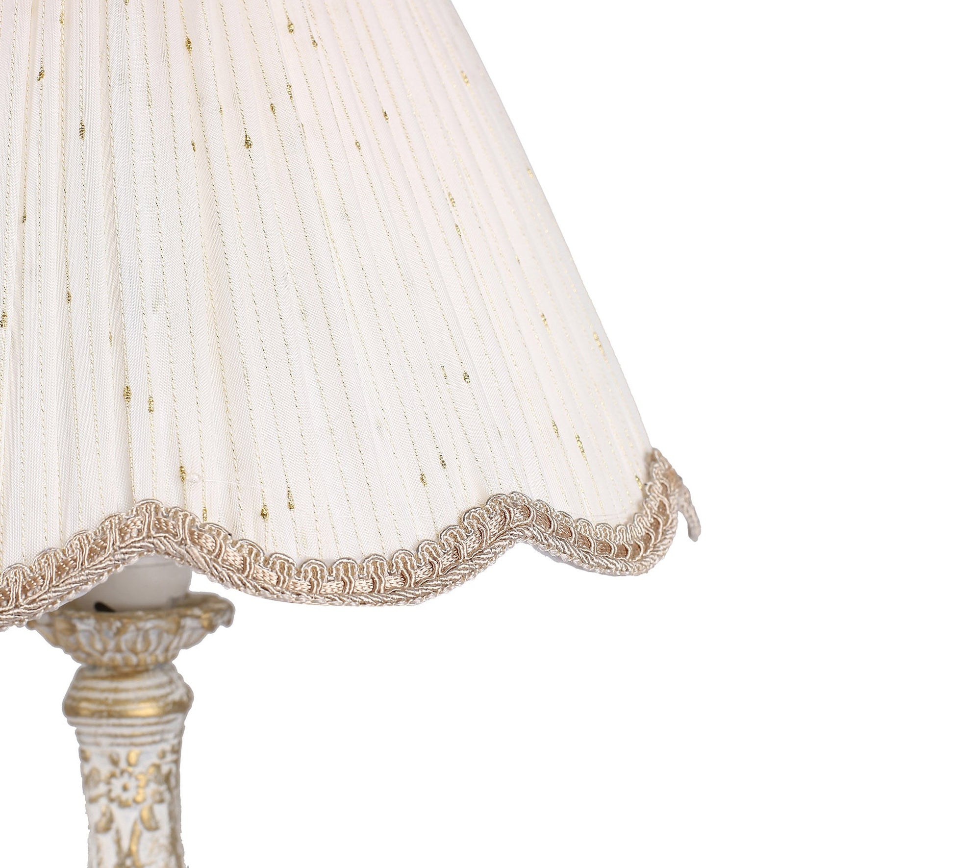 Elegant table lamp with a classic finish - Vitrine Furniture - Lighting