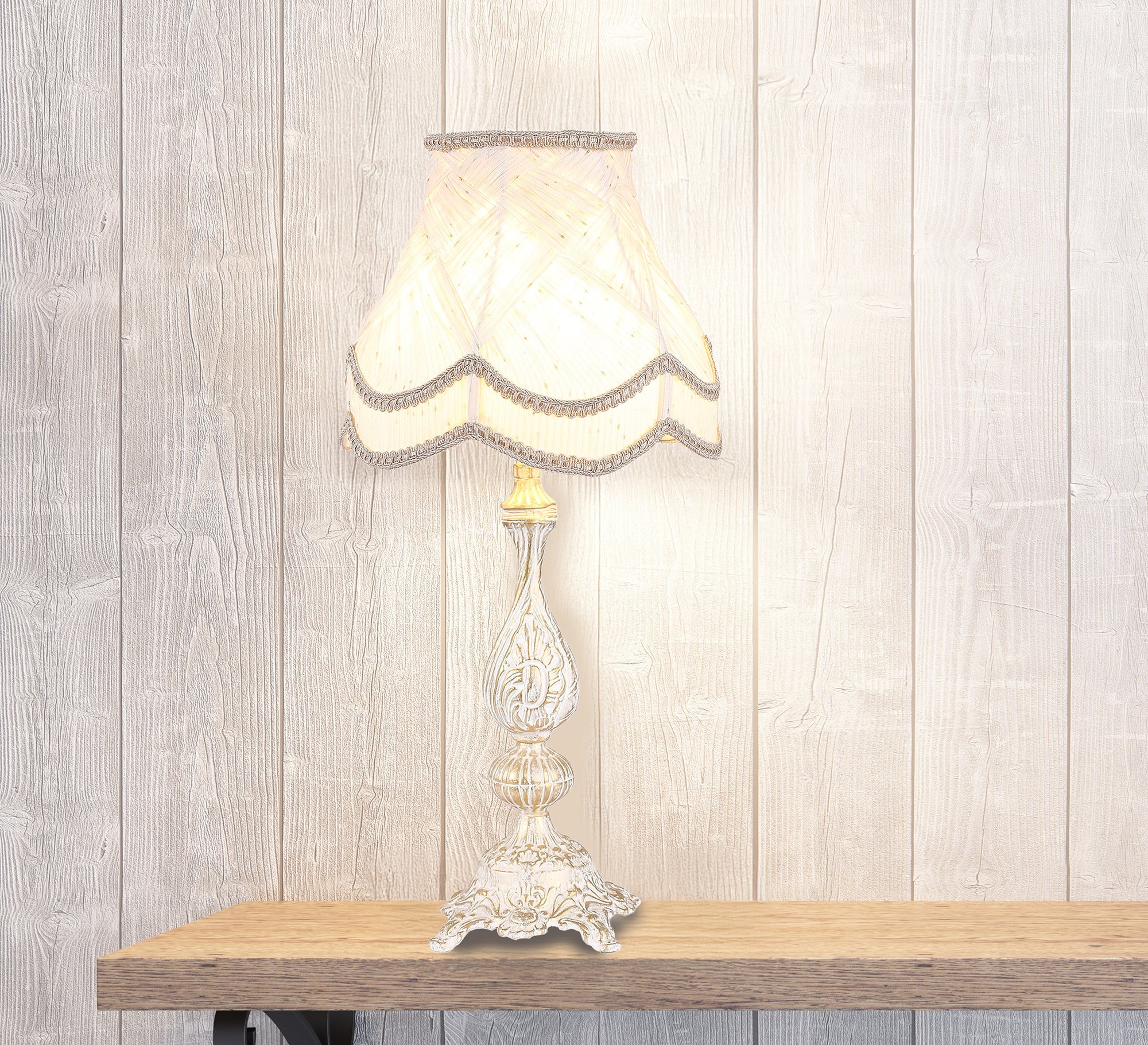 Elegant table lamp with a luxurious touch - Vitrine Furniture - Lighting
