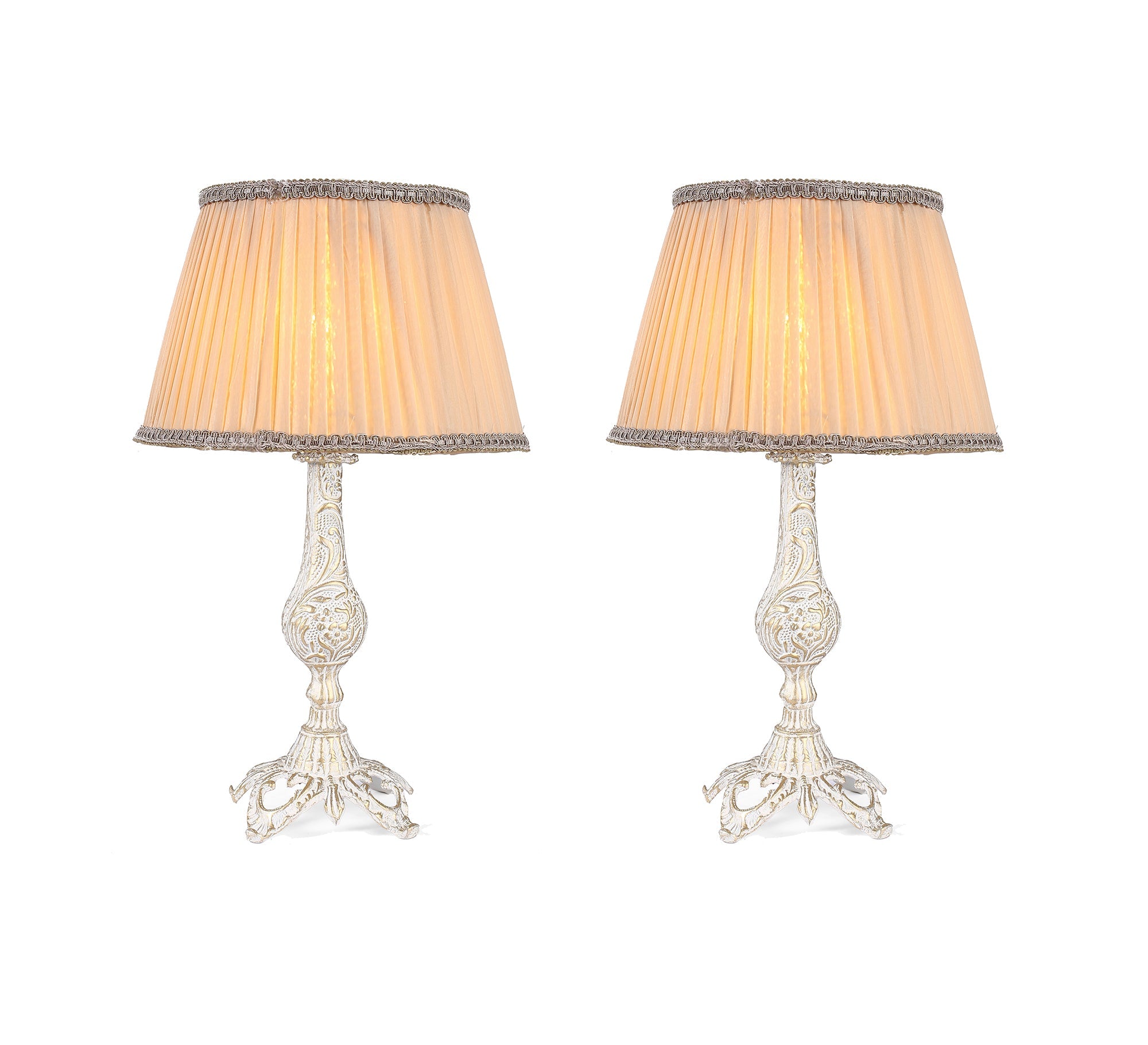 Elegant table lantern with a vintage touch - Vitrine Furniture - Lighting