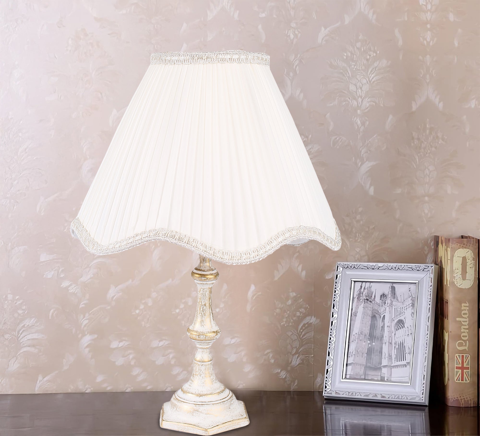 Elegant white antique lamp - Vitrine Furniture - Lighting