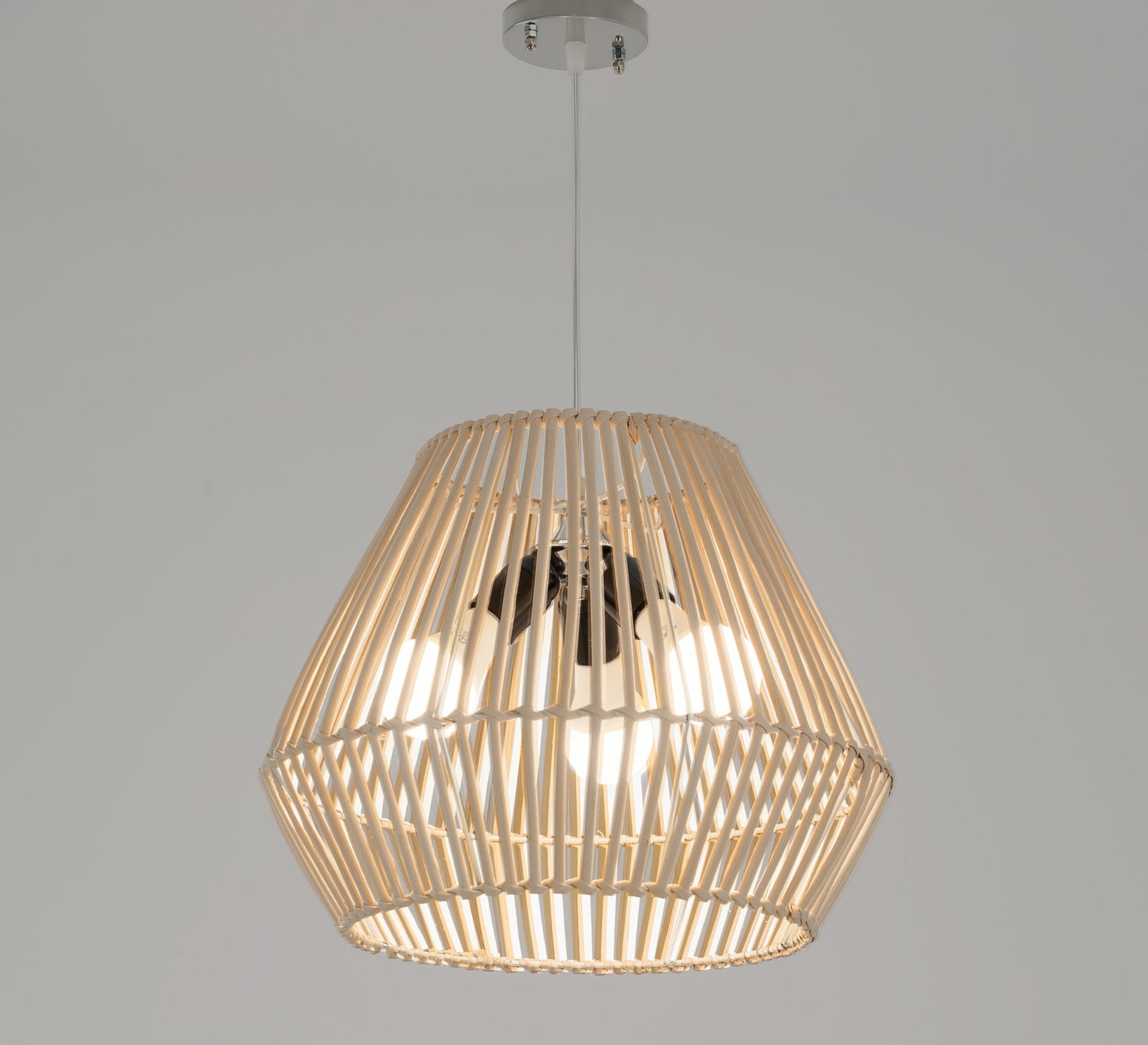 Elegant wooden chandelier - Vitrine Furniture - Ceiling lights