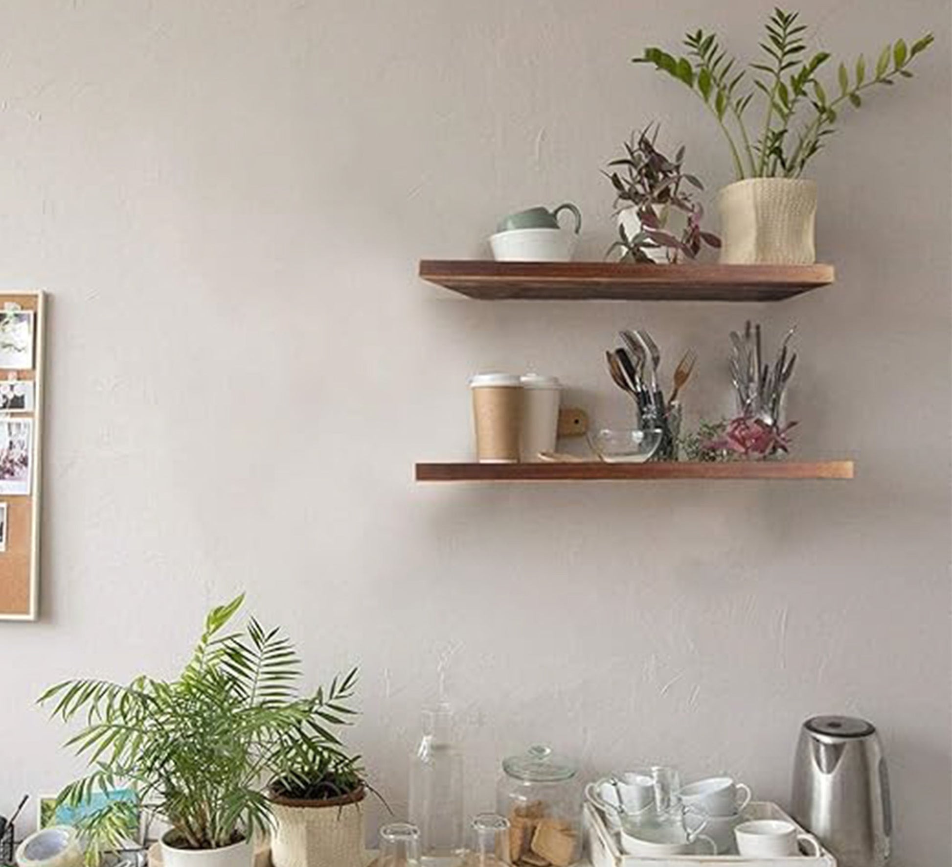 Floating Shelf Made of Swedish Wood - Vitrine Furniture - Décor