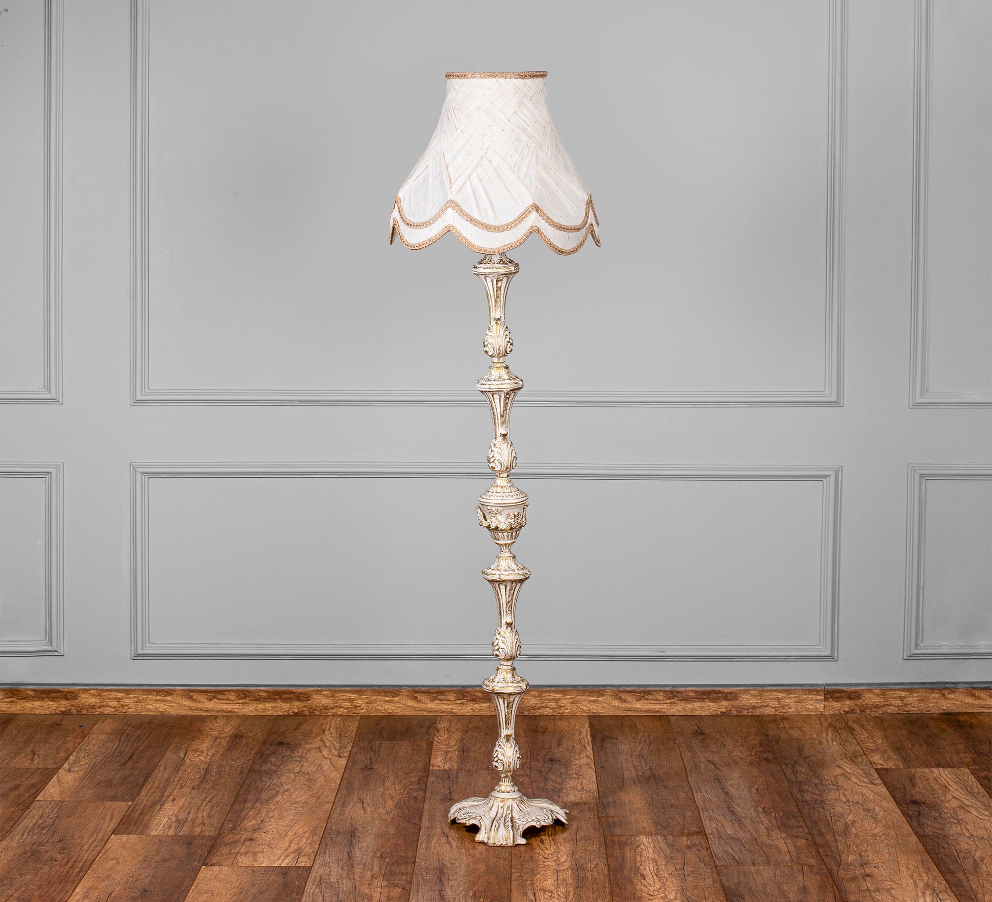 Floor lamp highlights the elegance of the corners with a touch of sophistication - Vitrine Furniture - Lighting