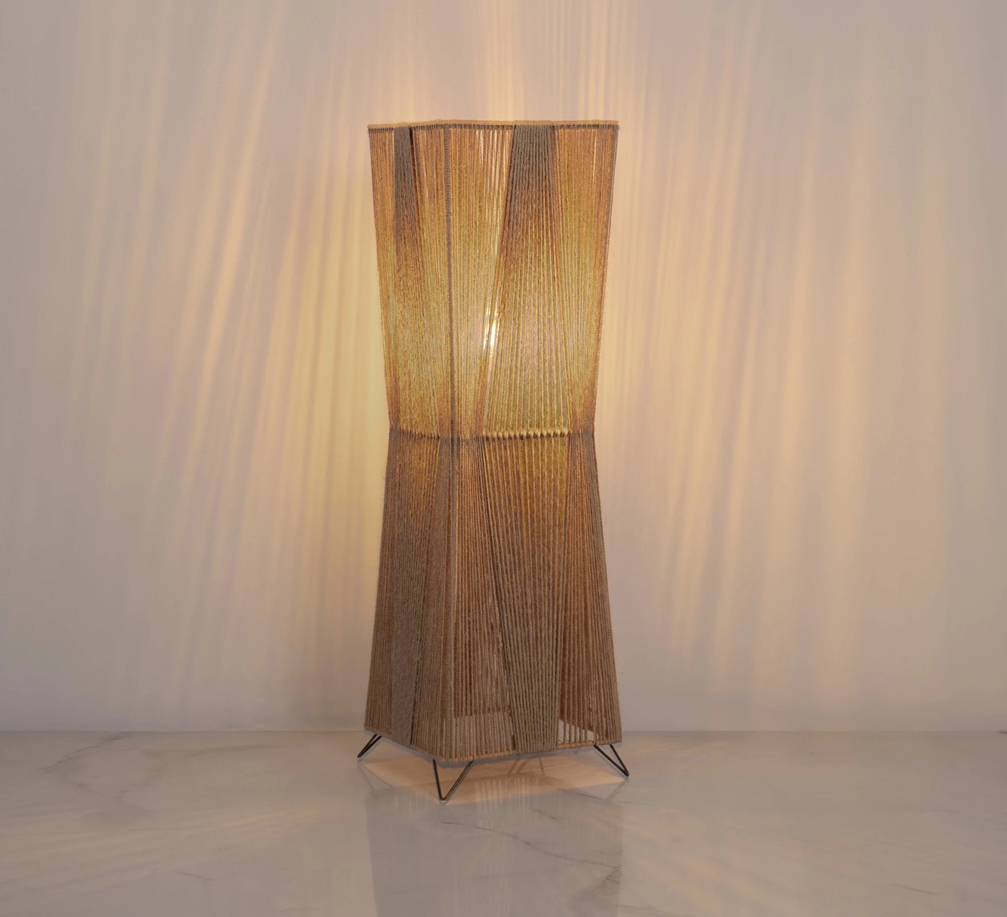 Floor lamp with a woven geometric design - Vitrine Furniture - Floor lamps