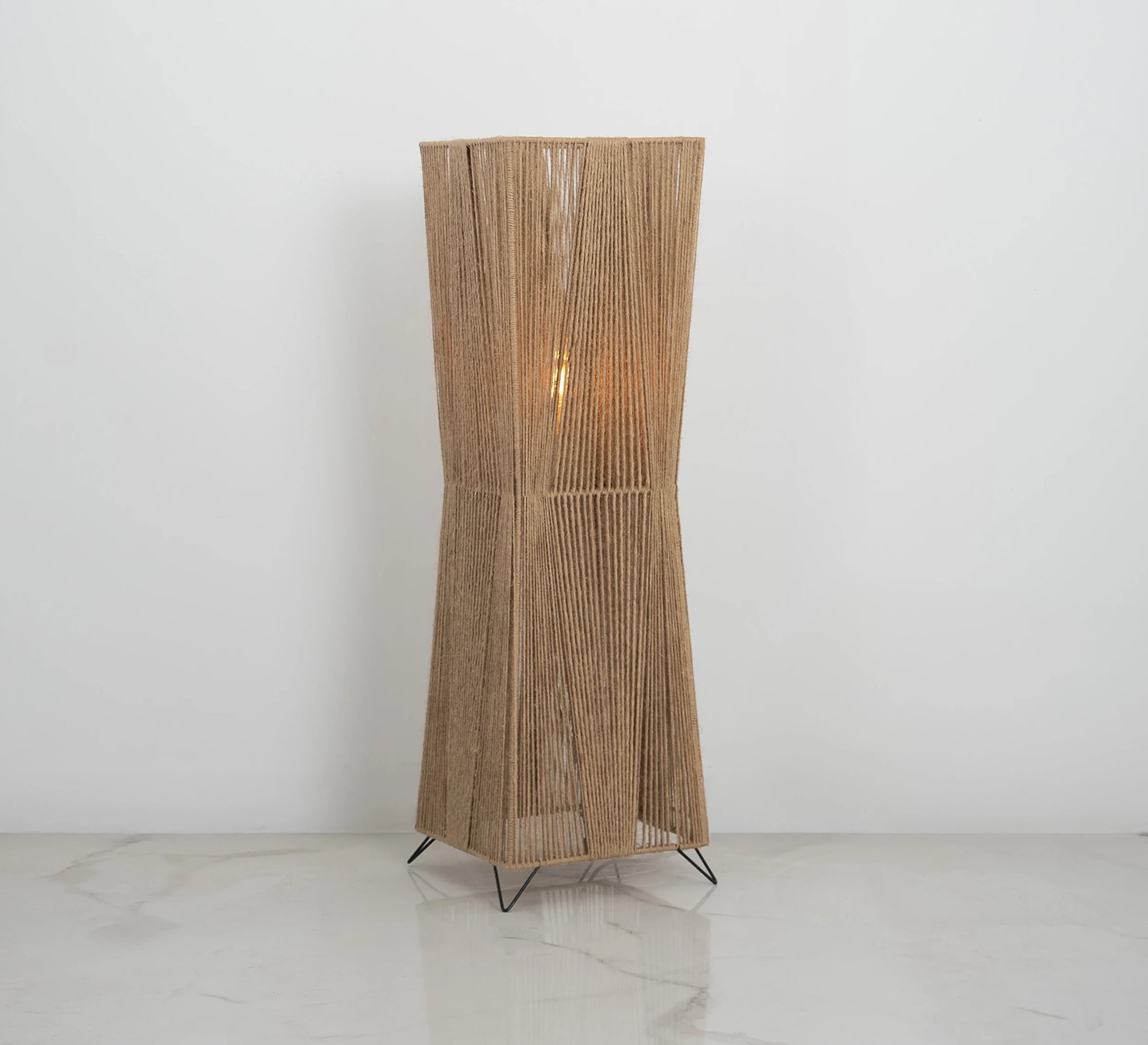Floor lamp with a woven geometric design - Vitrine Furniture - Floor lamps