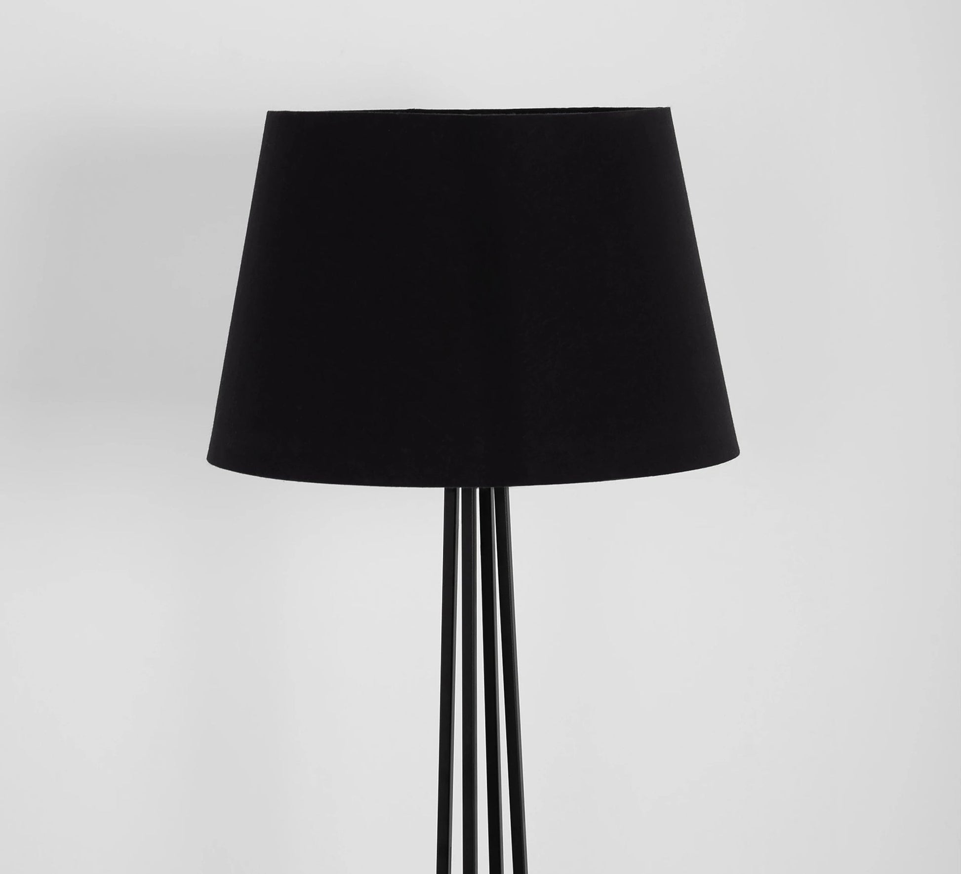 Floor lamp with metal legs - Vitrine Furniture - Floor lamps