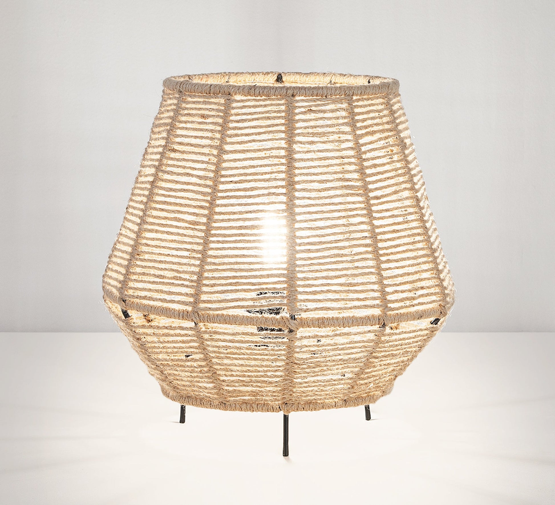 Floor lamp with short metal legs - Vitrine Furniture - Lighting