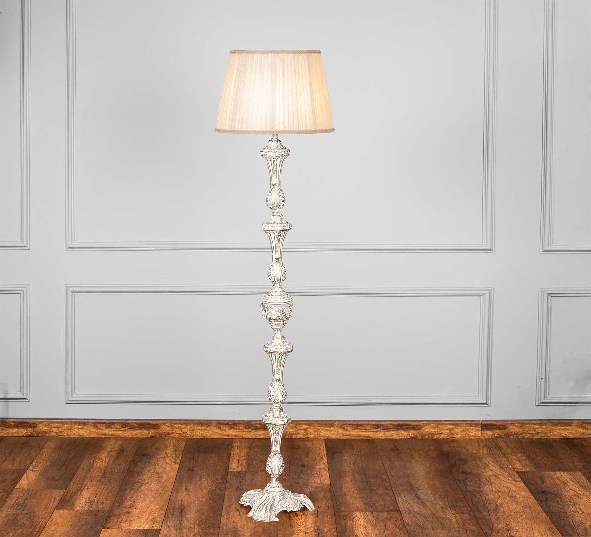 Floor lantern adds classic luxury - Vitrine Furniture - Lighting