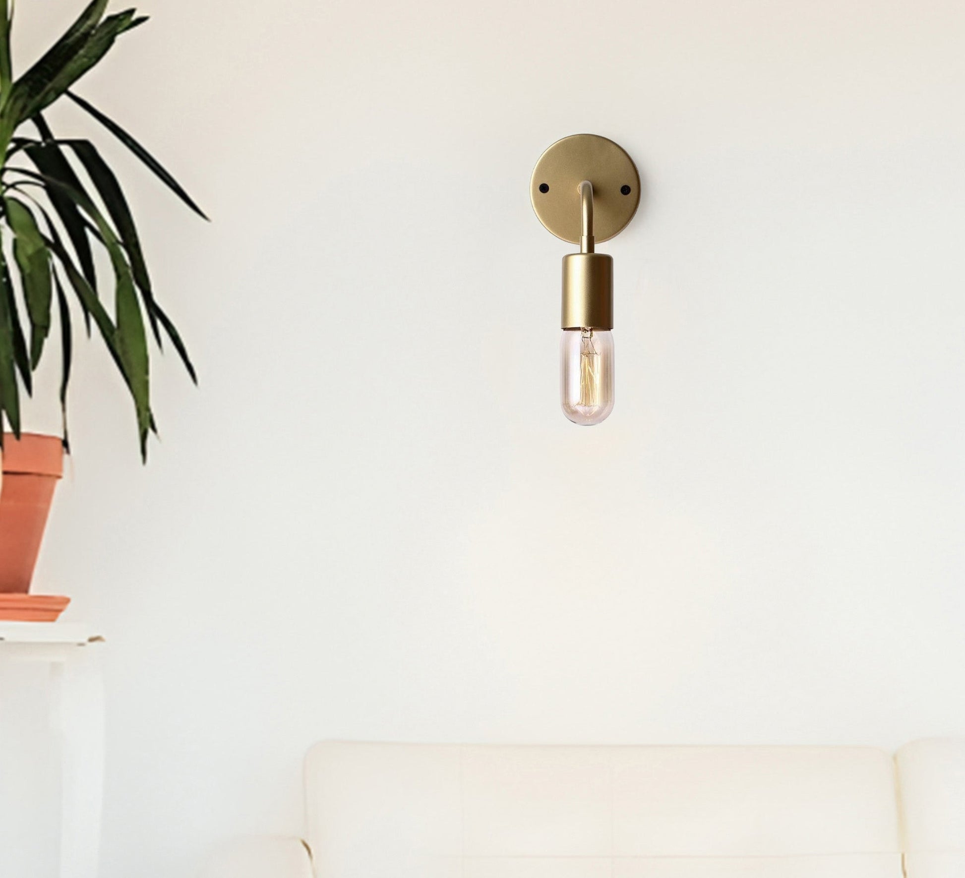 Gold Wall ablique - Vitrine Furniture - Lighting