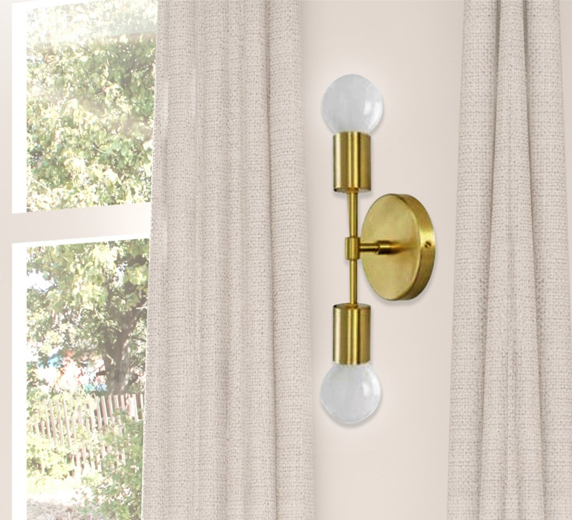 Golden Metal Wall Lamp - Vitrine Furniture - Lighting