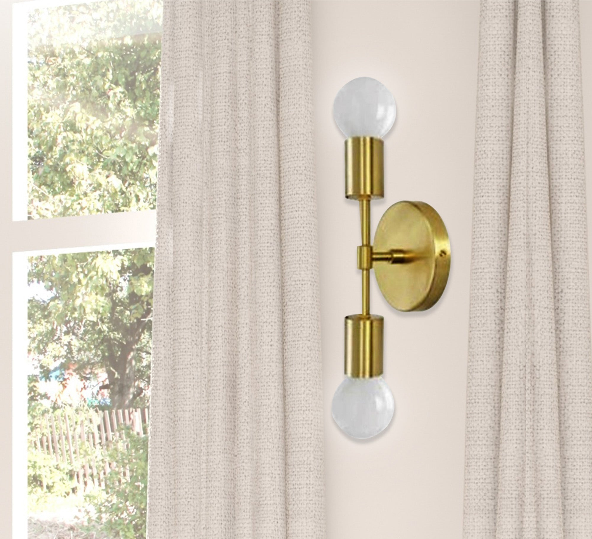 Golden Metal Wall Lamp - Vitrine Furniture - Lighting