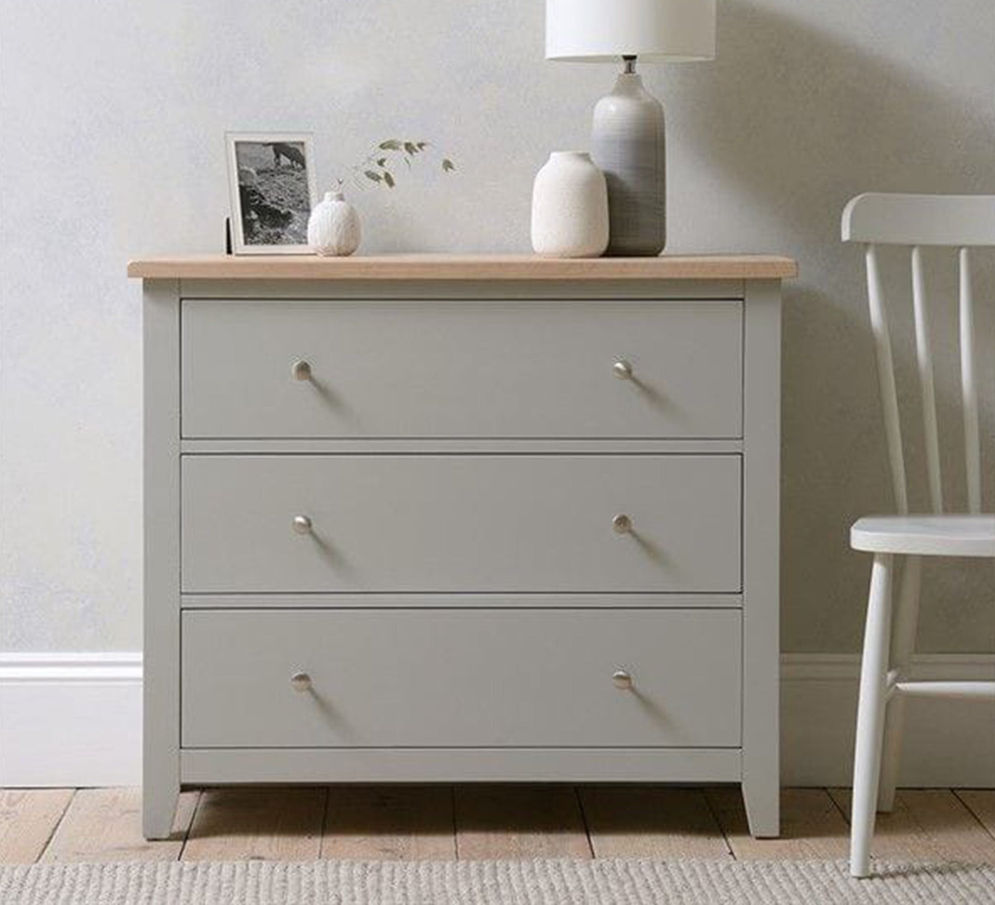 Gray drawer unit with a wooden top and an elegant design - Vitrine Furniture - Furniture
