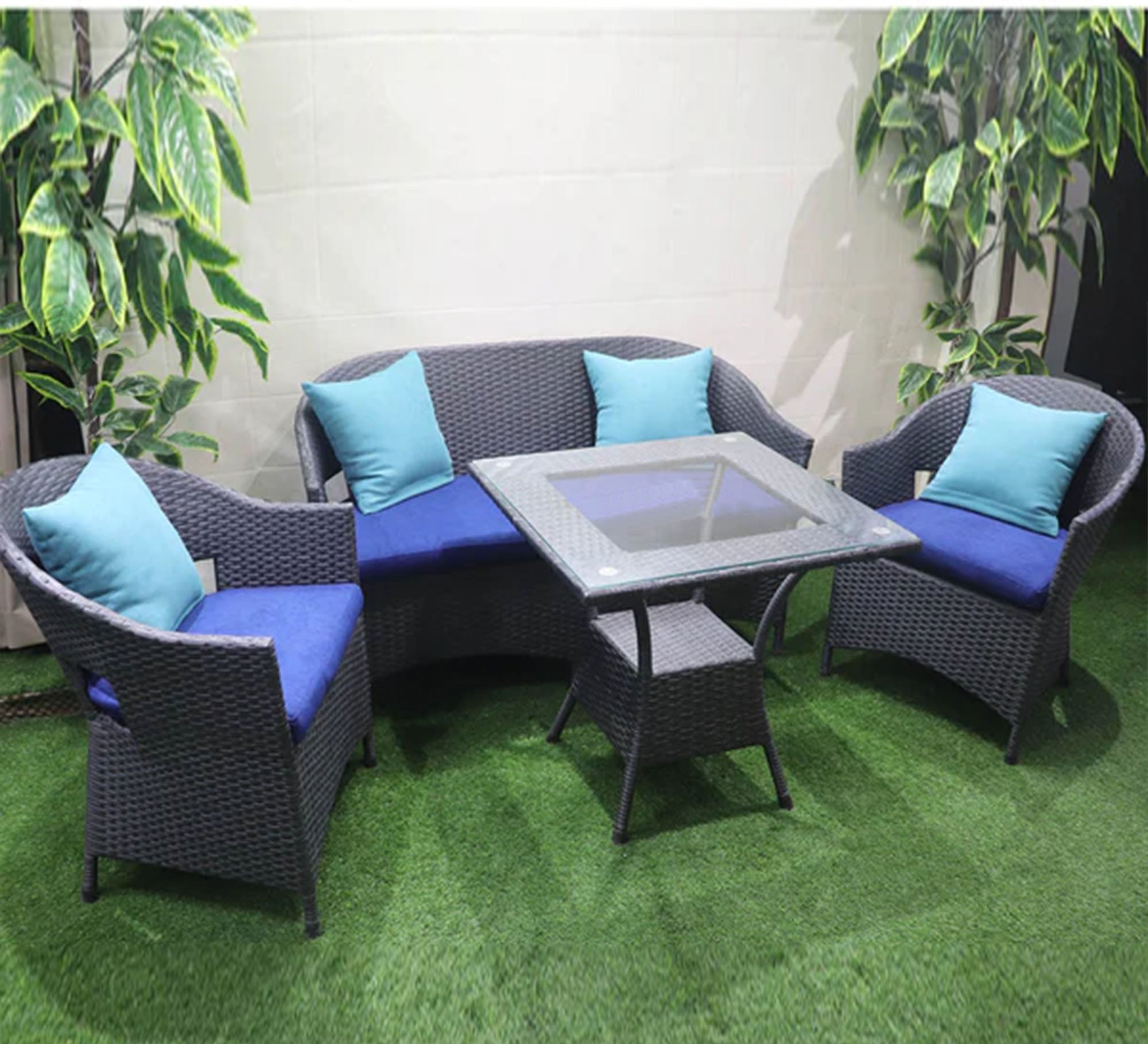 Gray outdoor seating set - Vitrine Furniture - Outdoor Products