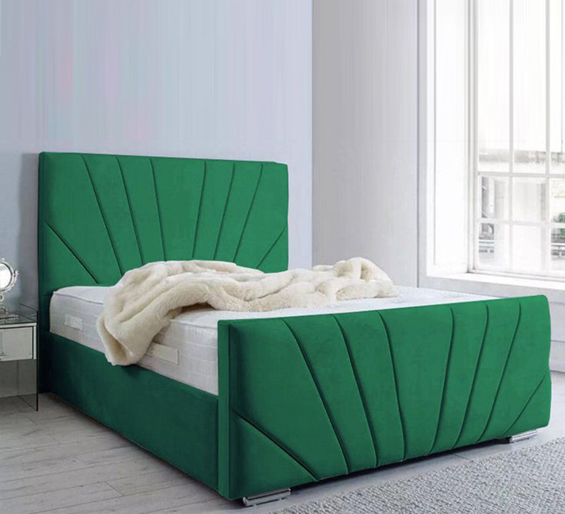 Green bed with capoutine upholstery - Vitrine Furniture - Furniture