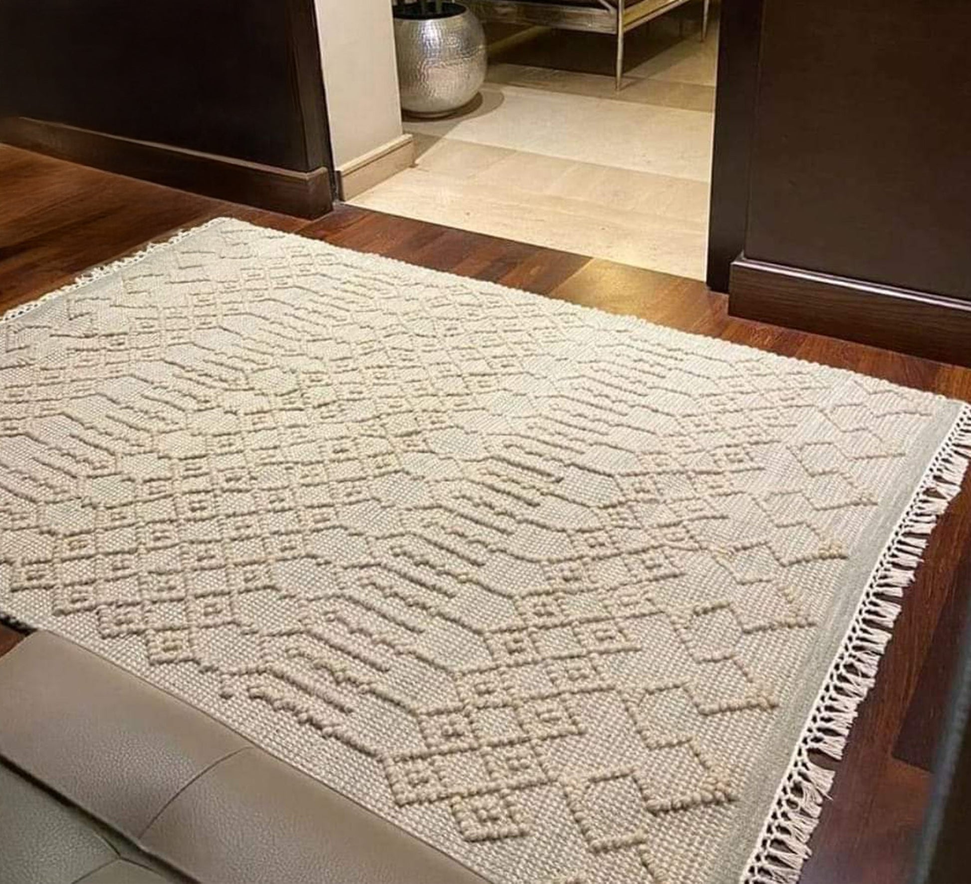 Handmade boho rug in a contemporary light color - Vitrine Furniture - Accessories