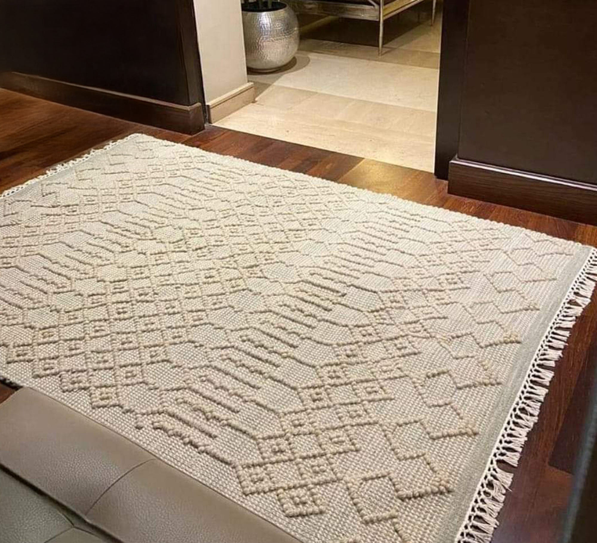 Handmade boho rug in a contemporary light color - Vitrine Furniture - Accessories