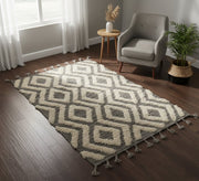 Handwoven rug with a textured finish - Vitrine Furniture - Accessories