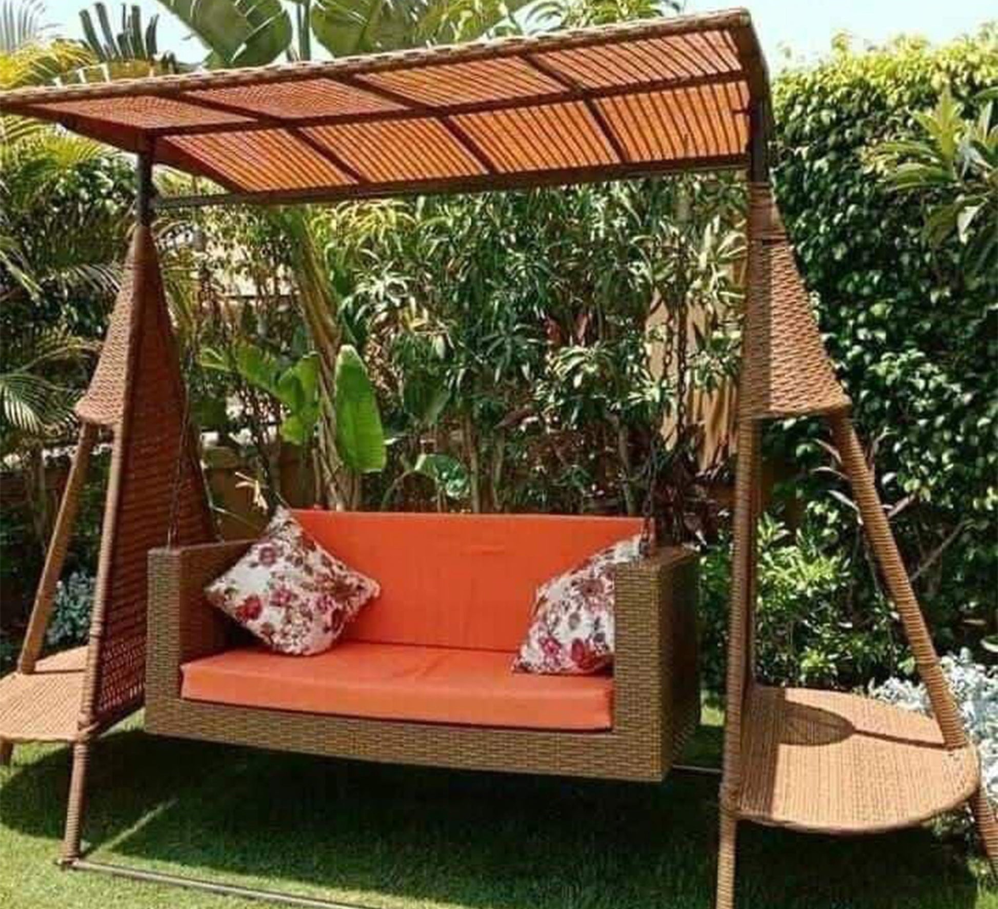 Home swing with side tables - Vitrine Furniture - Outdoor Products