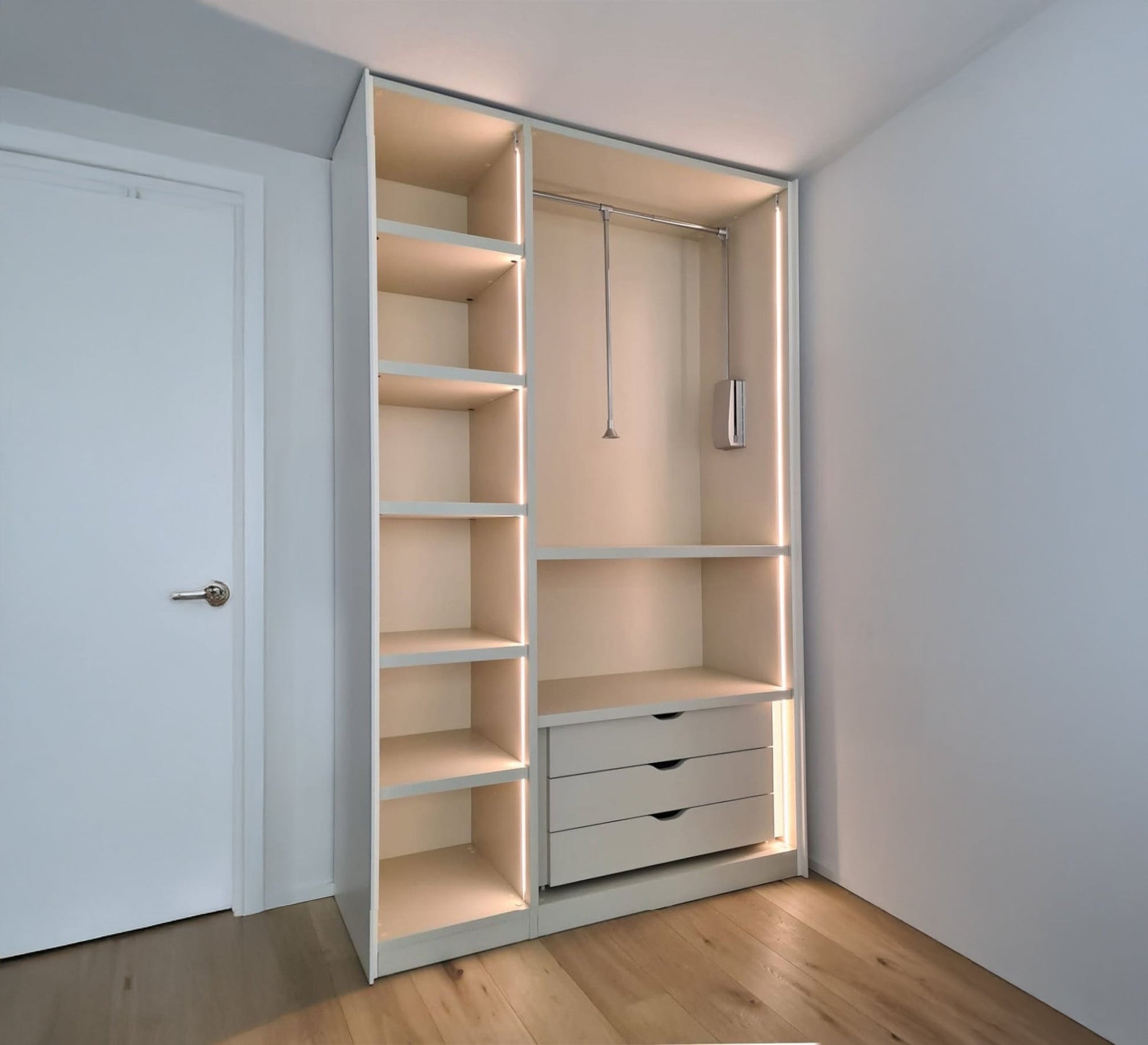 Inbuilt wardrobe with lighting and shelves - Vitrine Furniture - Furniture