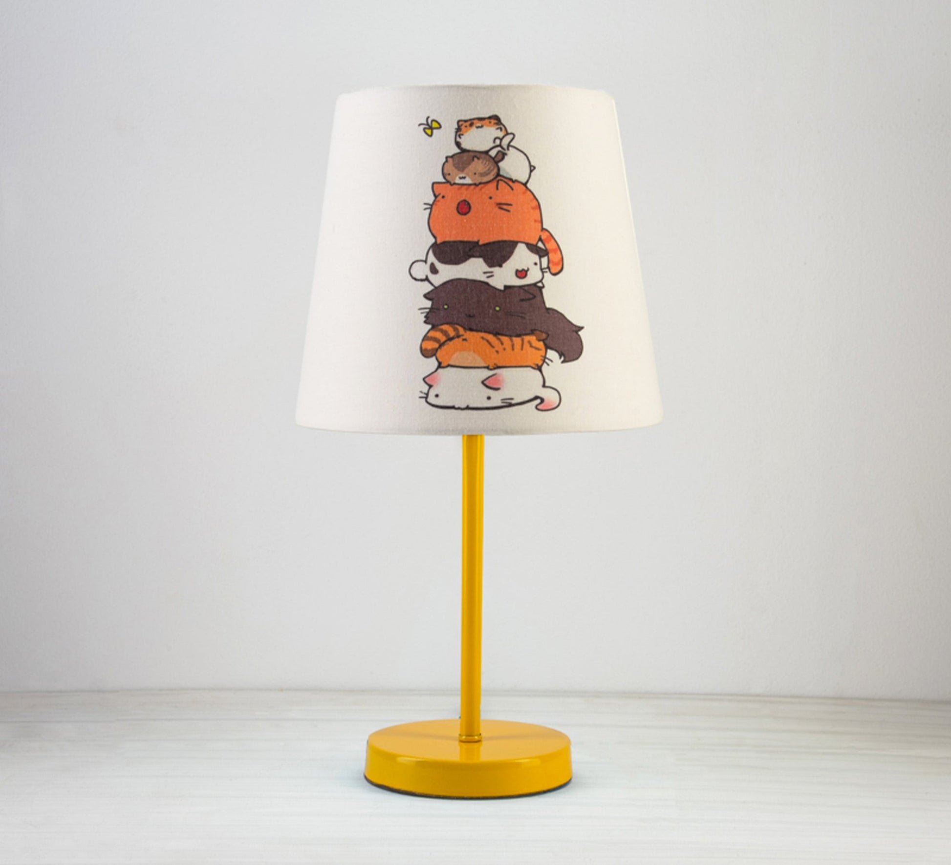 Kids Lamp: Cute Cats, Gentle Light, Beautiful Decor with Golden Base - Vitrine Furniture - Lighting