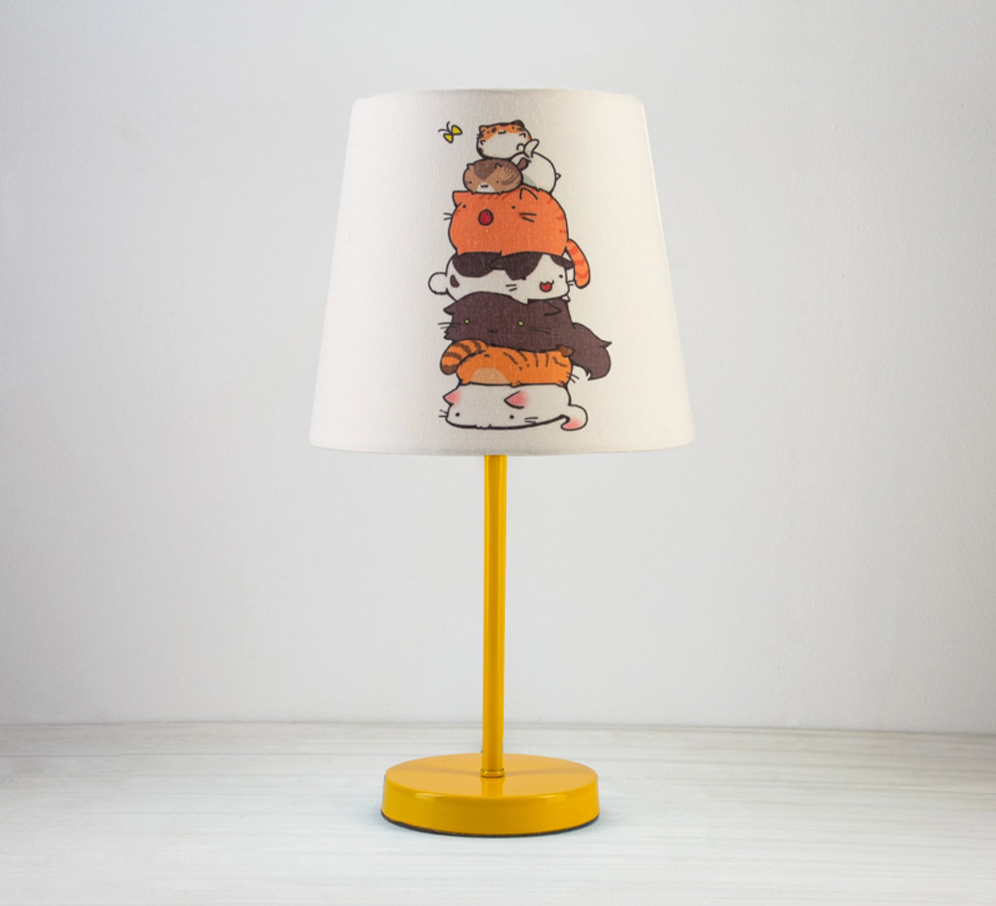 Kids Lamp: Cute Cats, Gentle Light, Beautiful Decor with Golden Base - Vitrine Furniture - Lighting