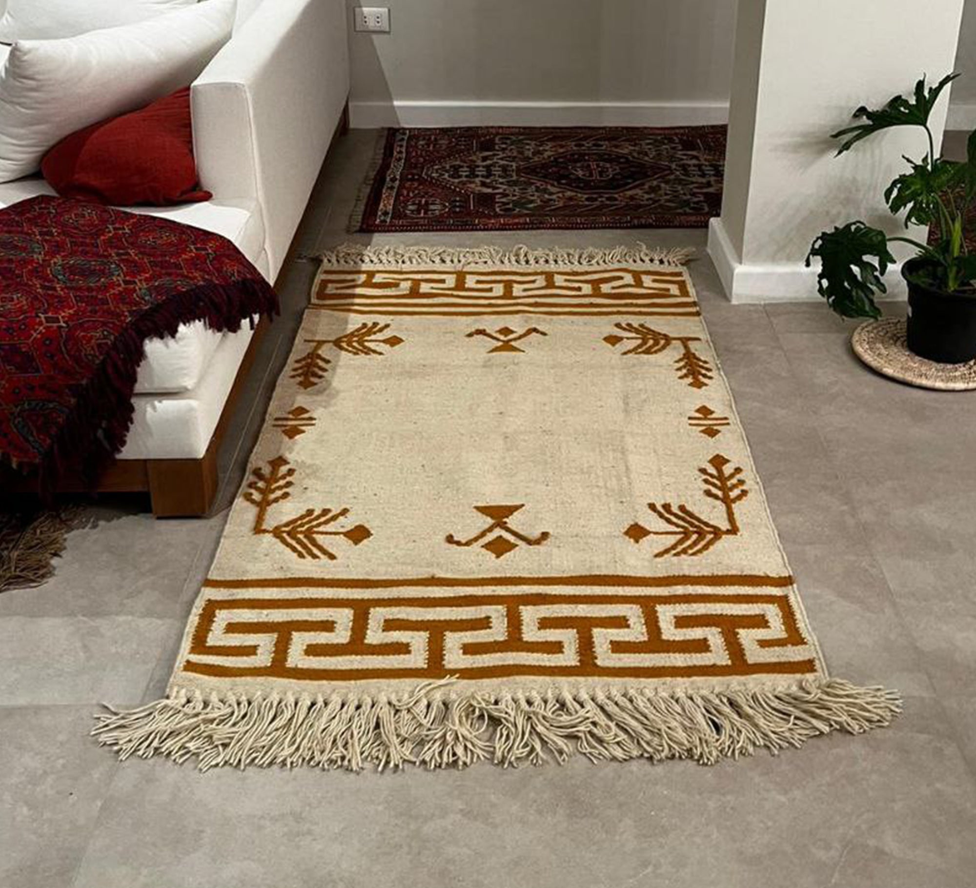 Kilim rug woven with warm geometric patterns - Vitrine Furniture - Accessories