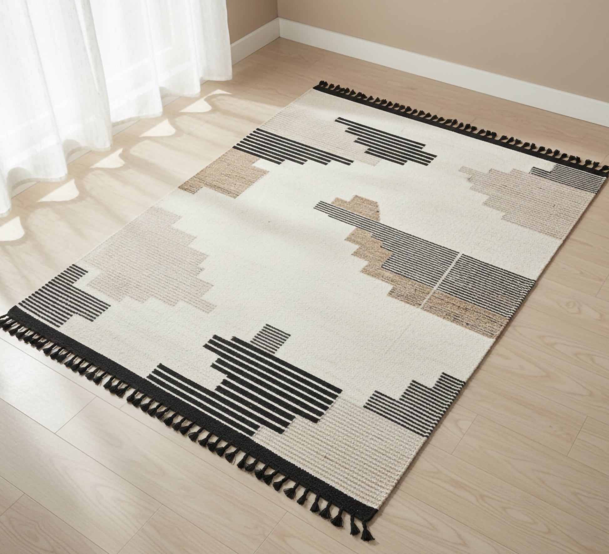 Kilim - style rug - Vitrine Furniture - Accessories