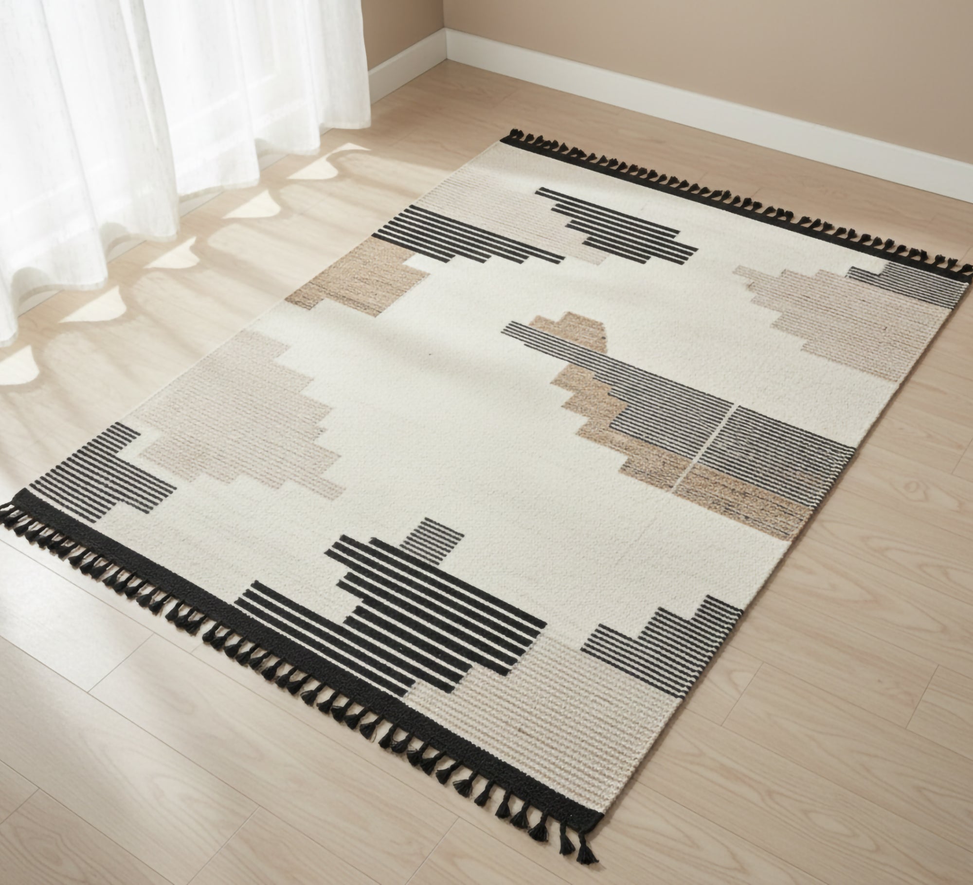 Kilim - style rug - Vitrine Furniture - Accessories