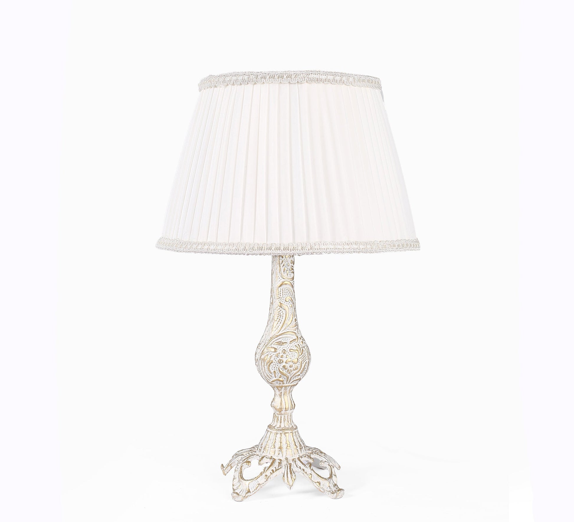 Lamp in an elegant antique style - Vitrine Furniture - Lighting